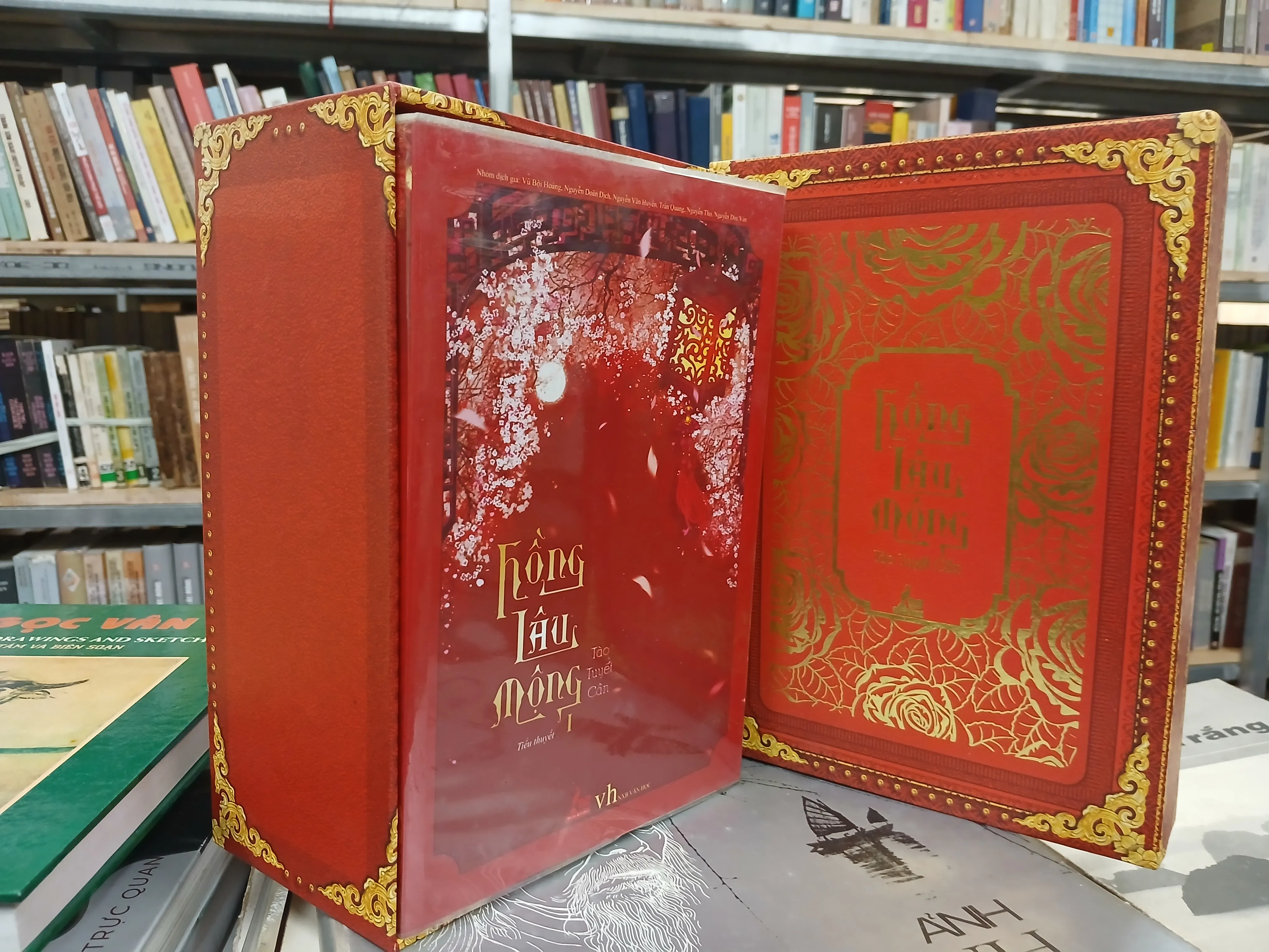 HỒNG LÂU MỘNG - TÀO TUYẾT CẦN