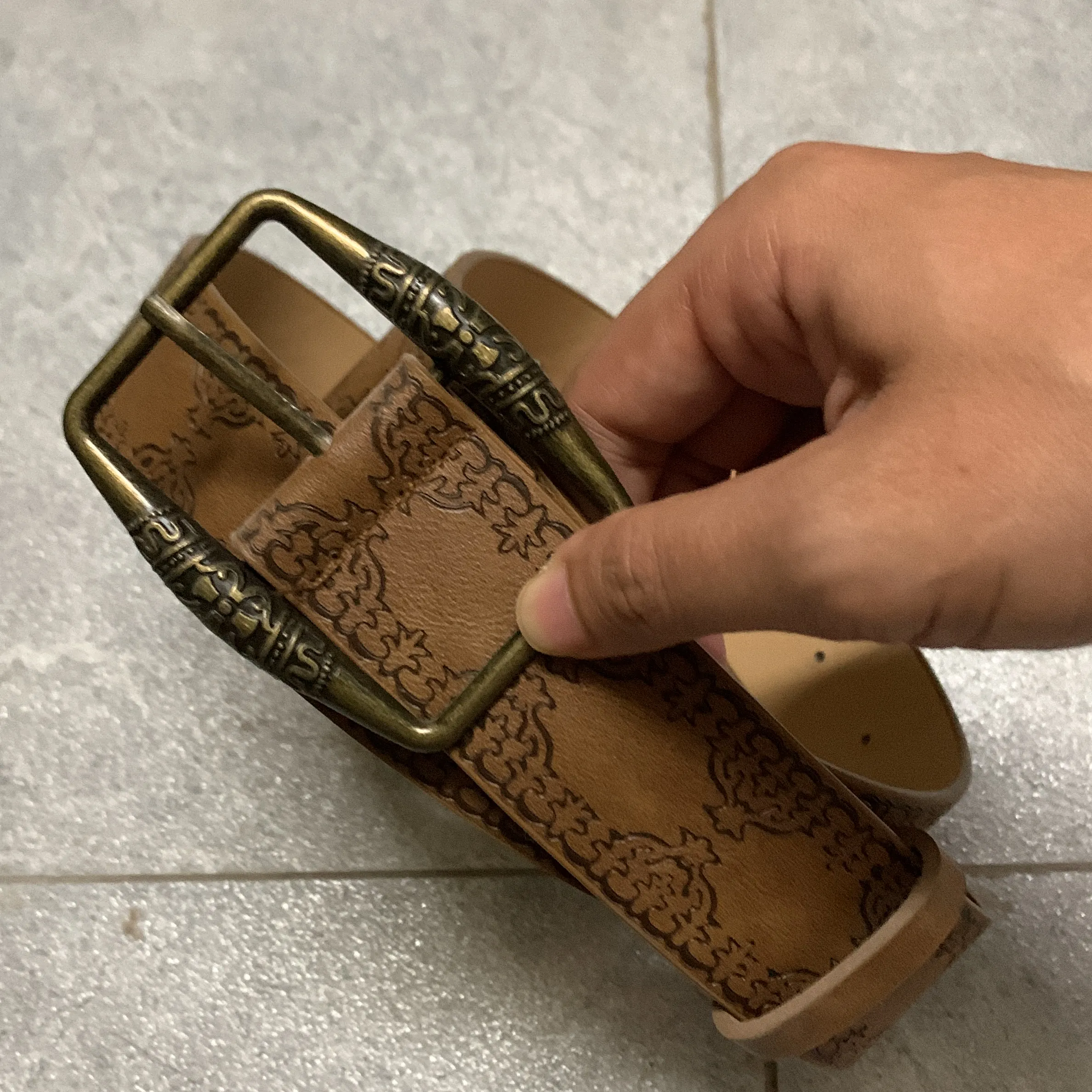 Dây nịt vintage nâu da bò khắc họa tiết bản to 3,6cm (giao động từ 3.5 đến 3,7)