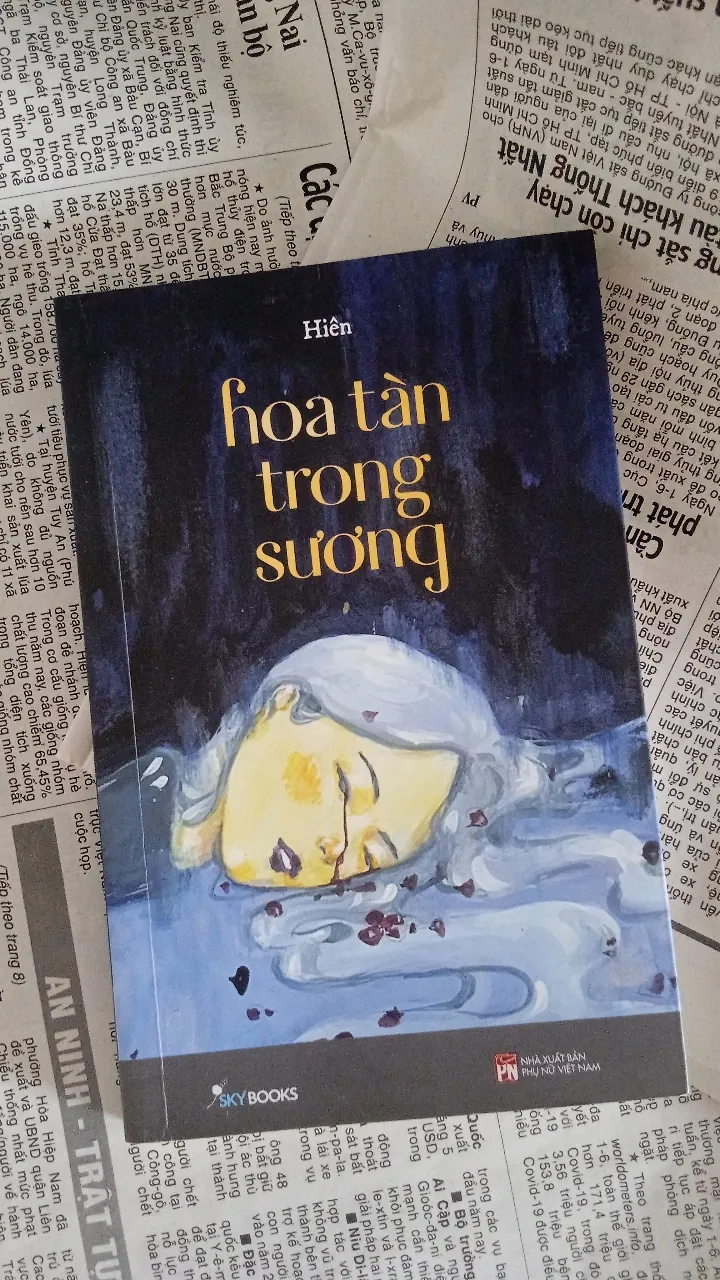 Sách: Hoa Tàn Trong Sương - Hiên mới 95%