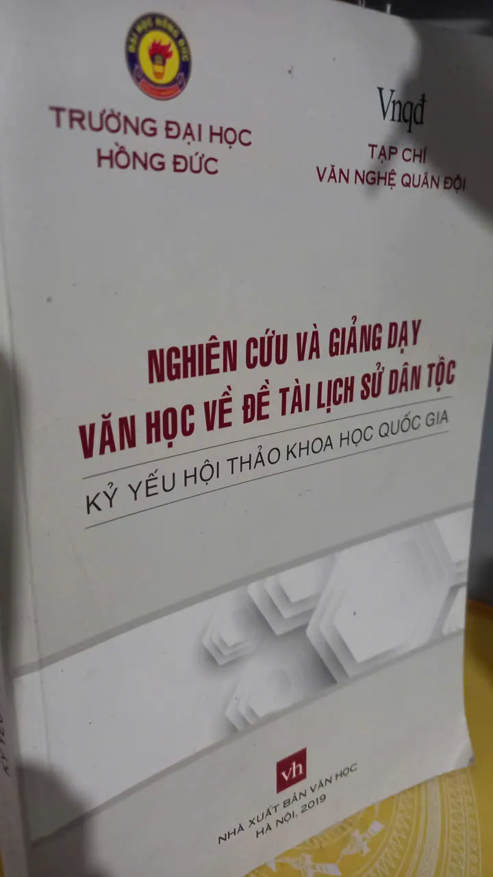 nghiên cứu giảng dạy văn học đề tài lịch sử