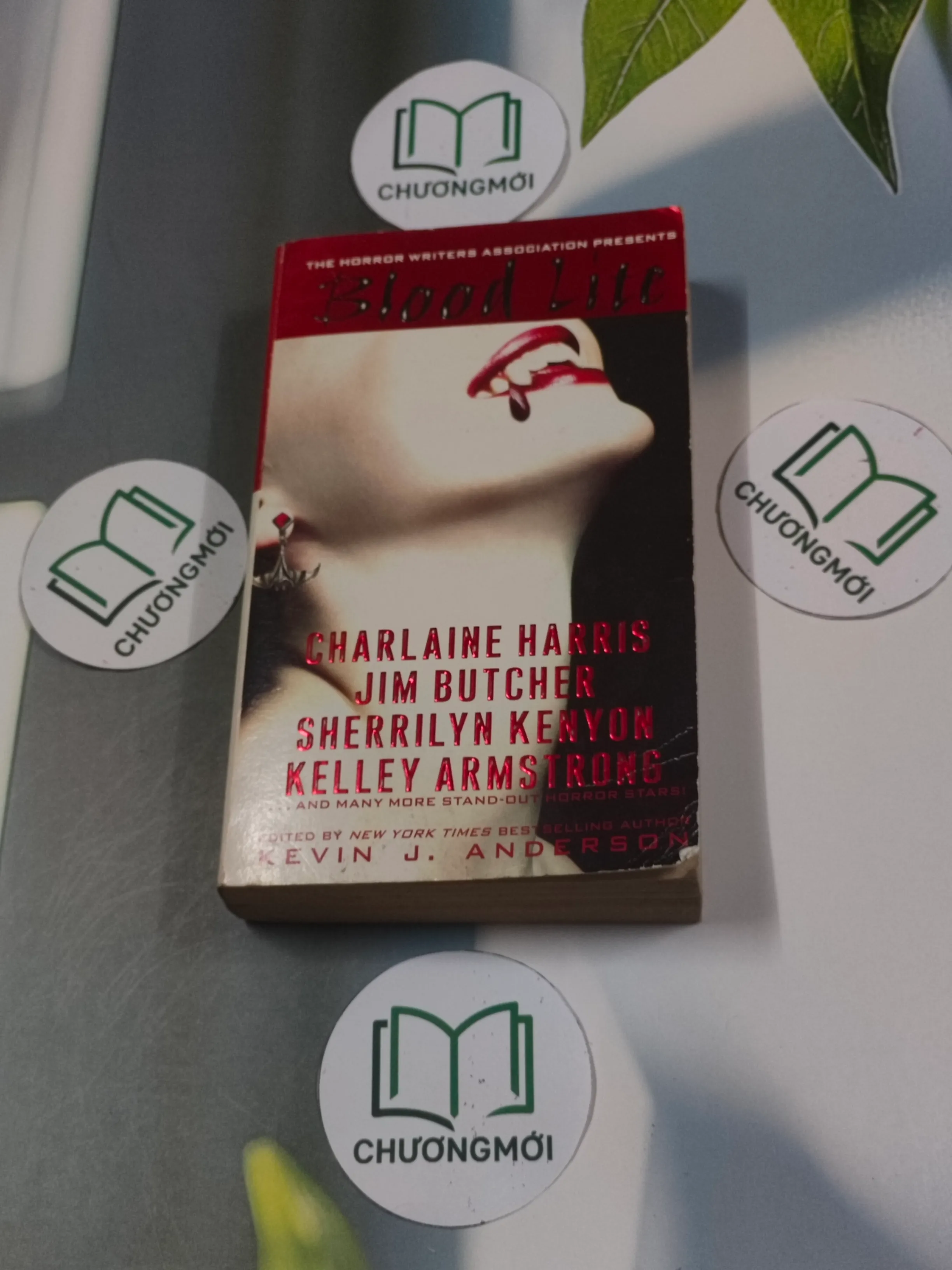 Blood Lite: An Anthology of Humorous Horror Stories - Kevin J. Anderson, Charlaine Harris