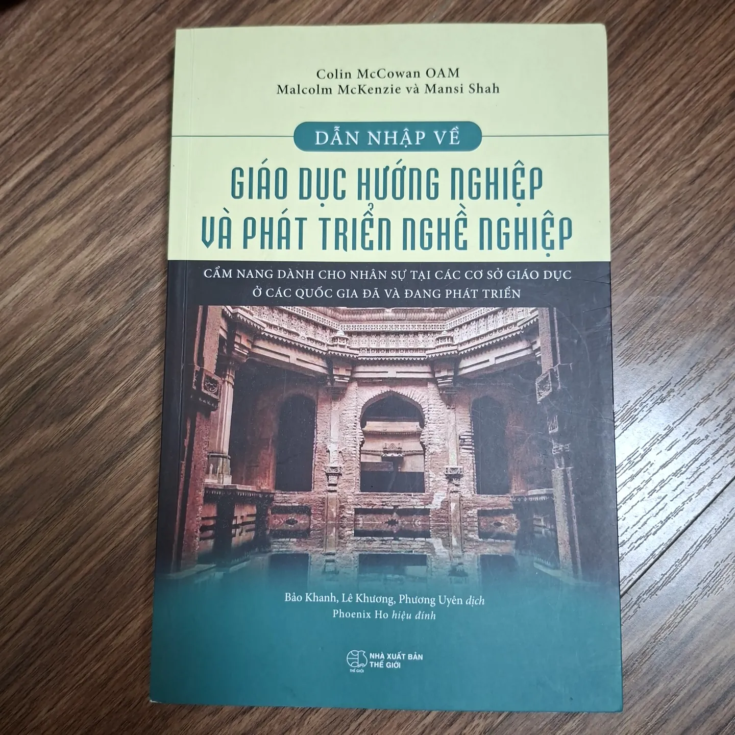 Giáo dục hướng nghiệp và phát triển nghề