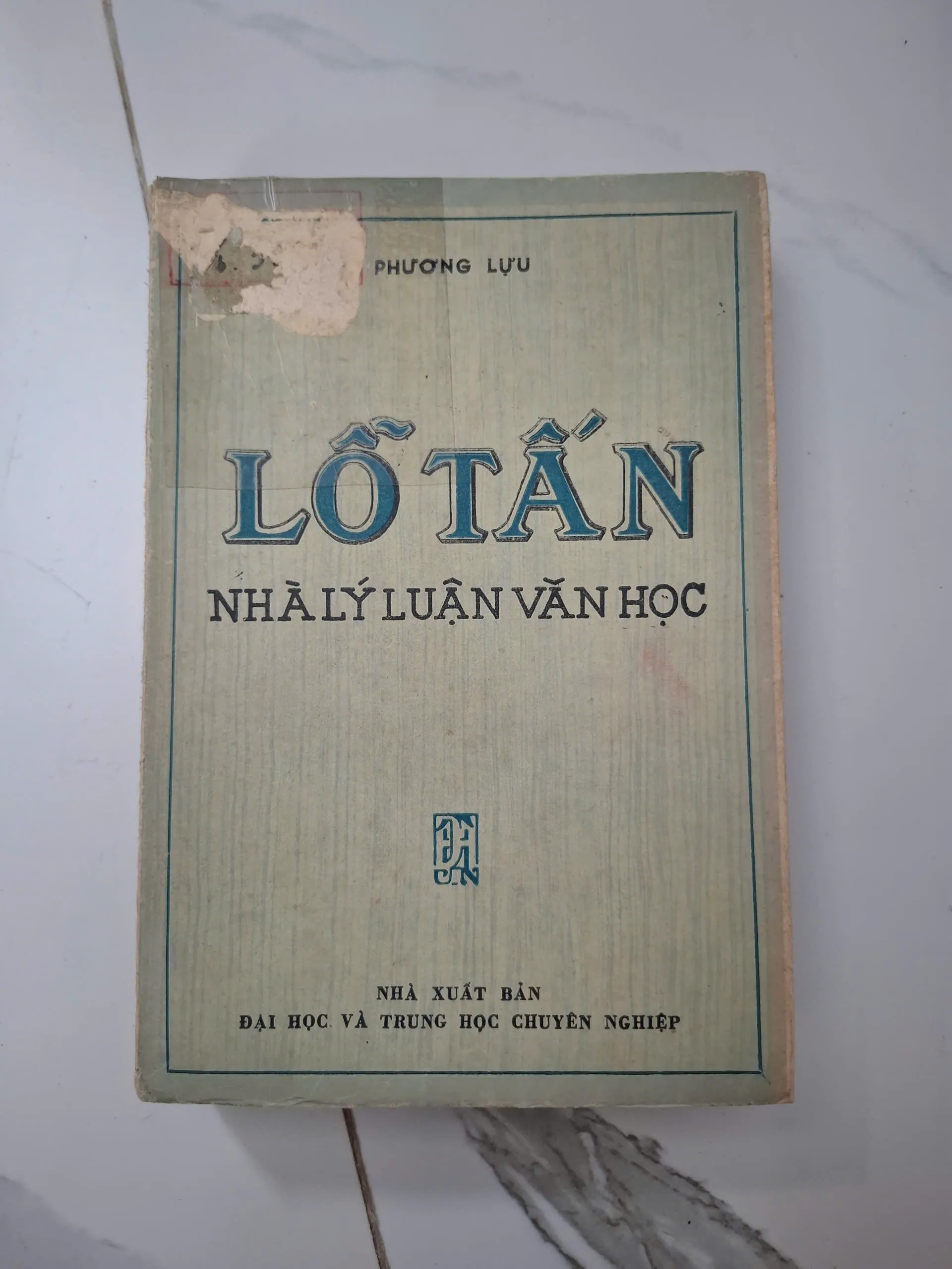 Lỗ Tấn - Nhà lý luận văn học - Phương Lựu - Nghiên cứu văn học