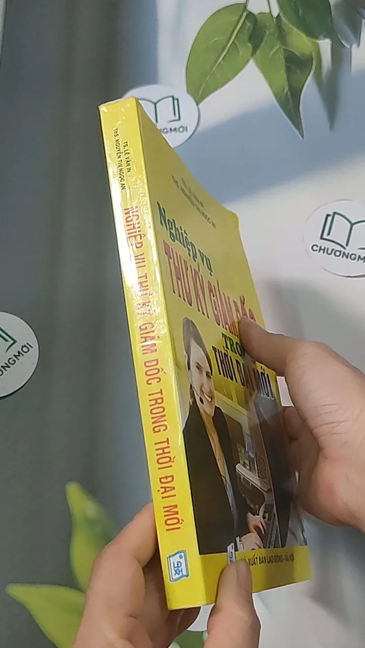 Nghiệp vụ thư ký giám đốc trong thời đại mới - TS Lê Văn In 688458