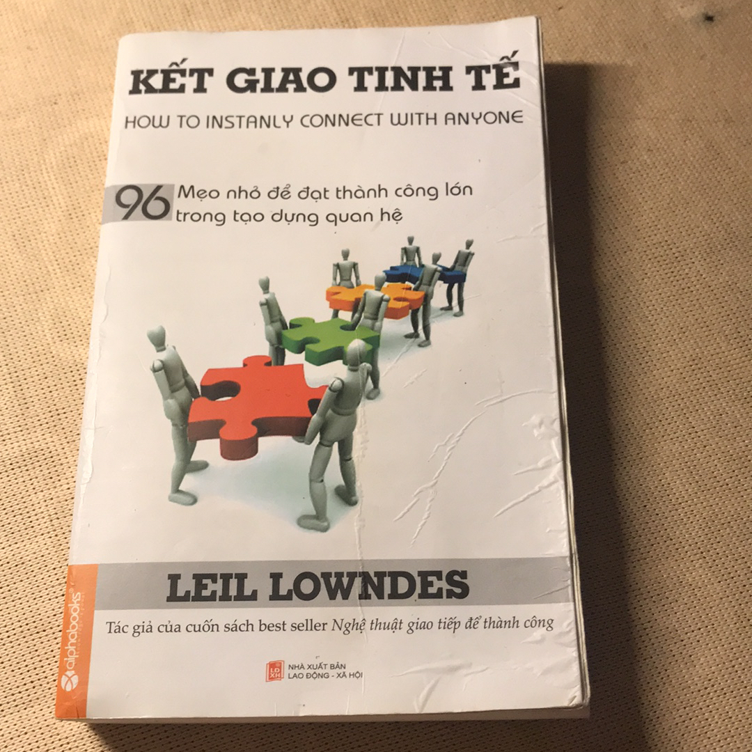 Kết giao tinh tế - sách kỹ năng nghệ thuật giao tiếp- bìa cũ - các trang sách mới nguyên