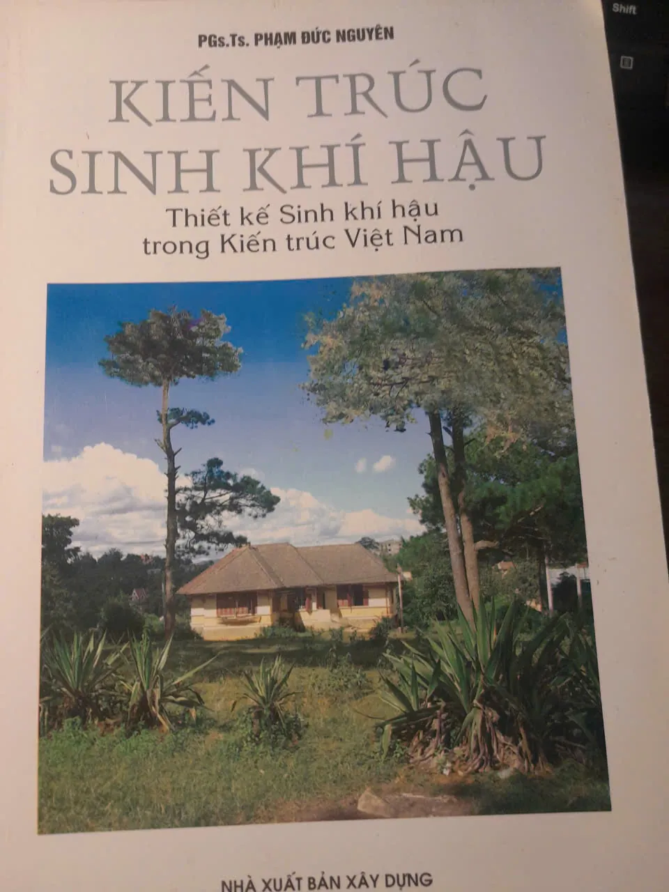 KIẾN TRÚC SINH KHÍ HẬU