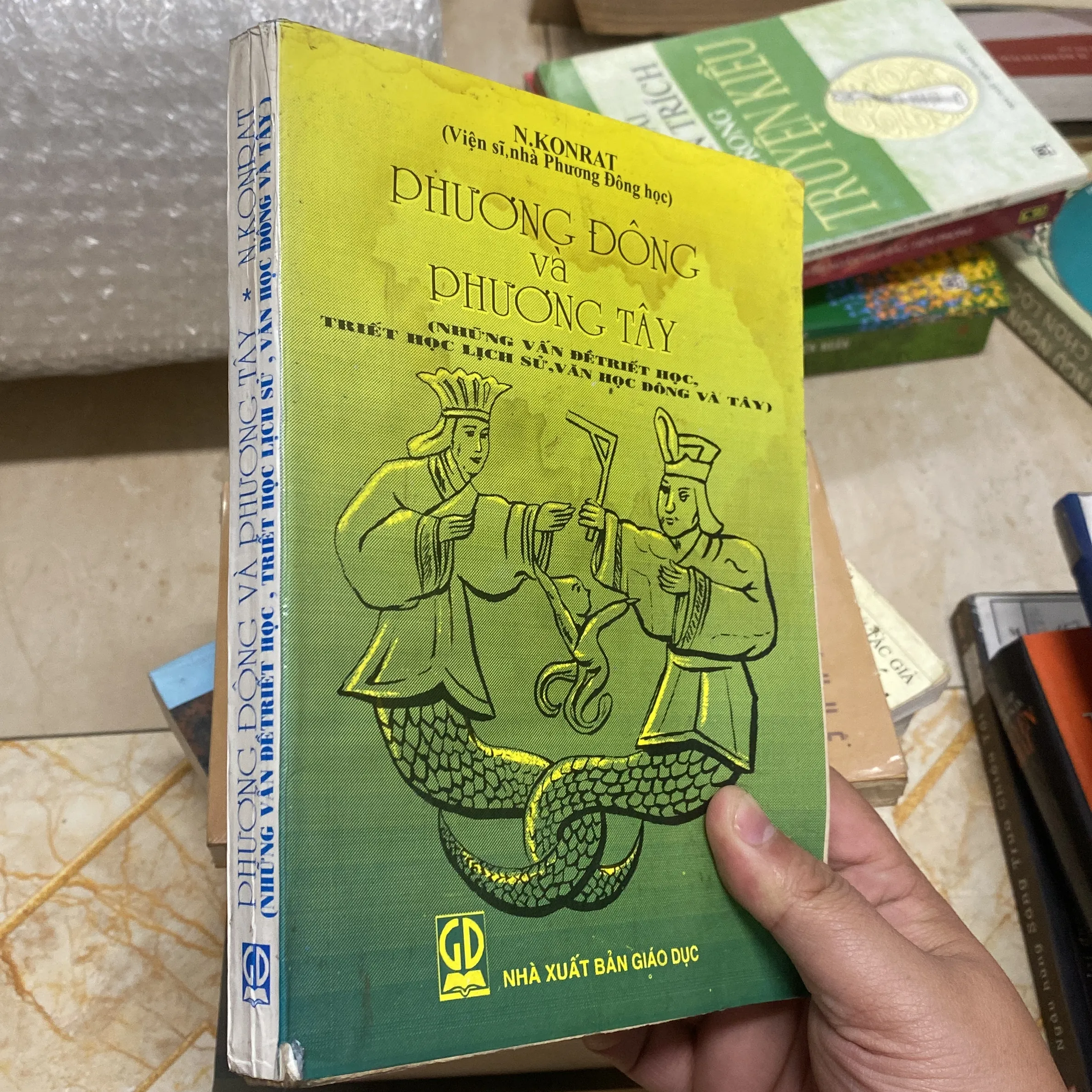 PHƯƠNG ĐÔNG VÀ PHƯƠNG TÂY NHỮNG VẤN ĐỀ TRIẾT HỌC 