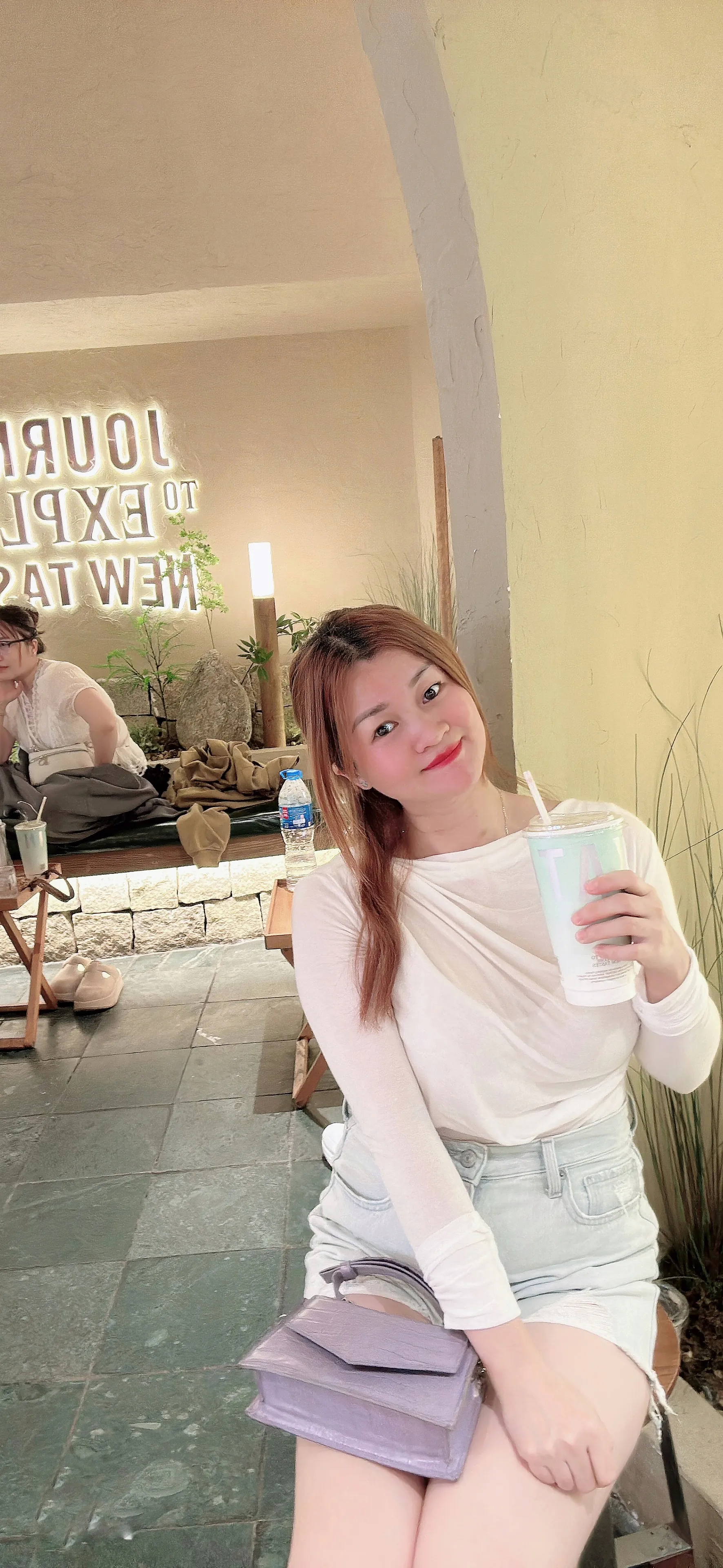 Áo mỏng model ôm