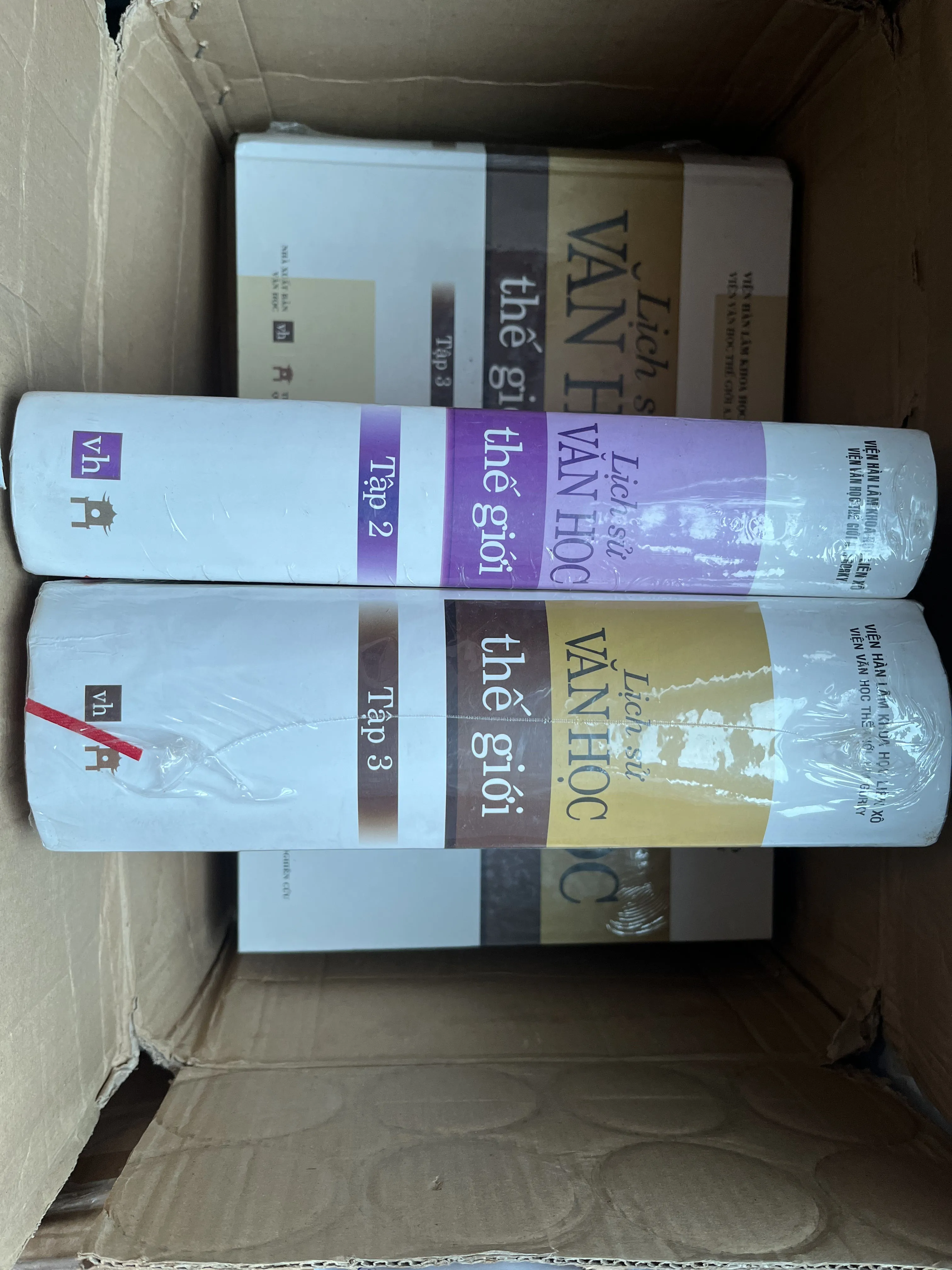 Lịch sử văn học thế giới tập 2-3 (bìa cứng) trung tâm nghiên cứu quốc học - sách mới