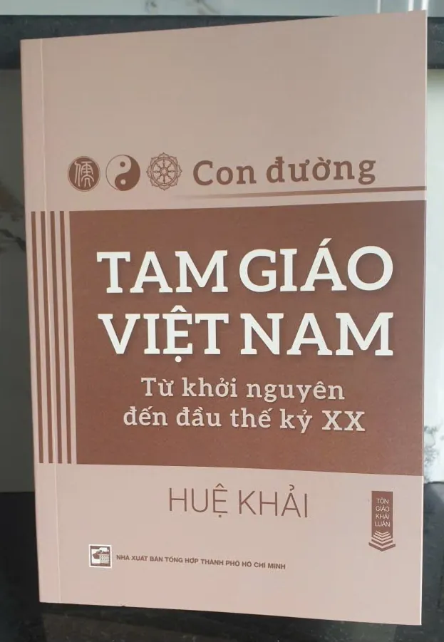 Sách Con đường Tam giáo Việt Nam - Từ khởi nguyên đến đầu thế kỷ XX