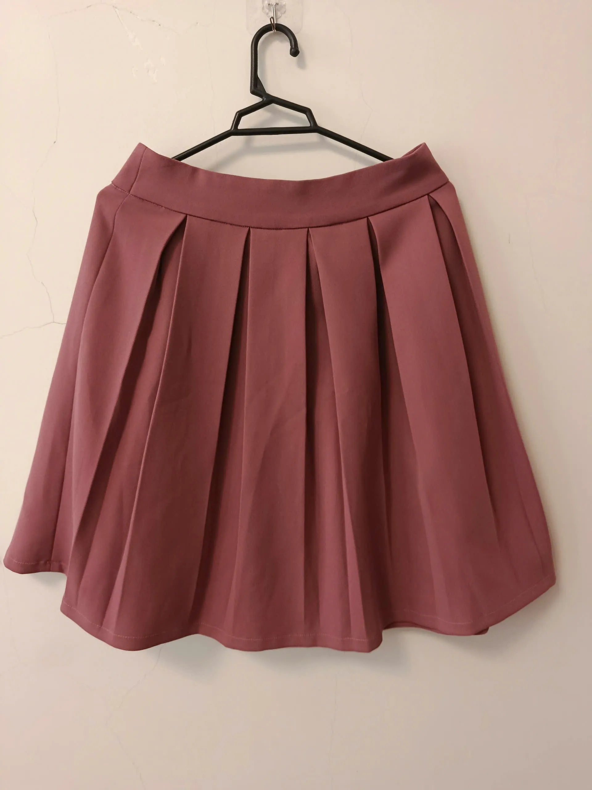 Chân váy xếp li to