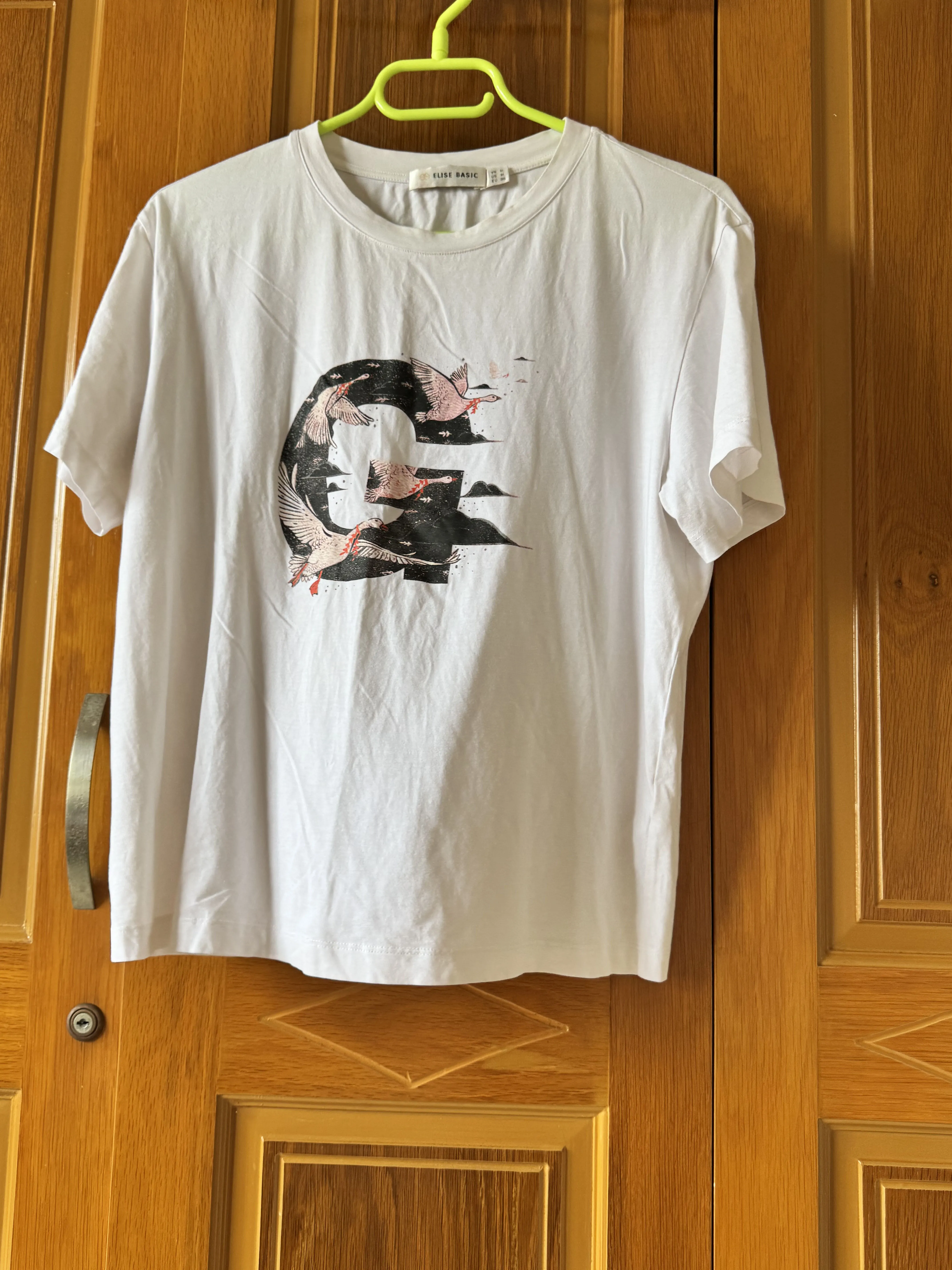 Áo thun nữ size M giá rẻ 1006002