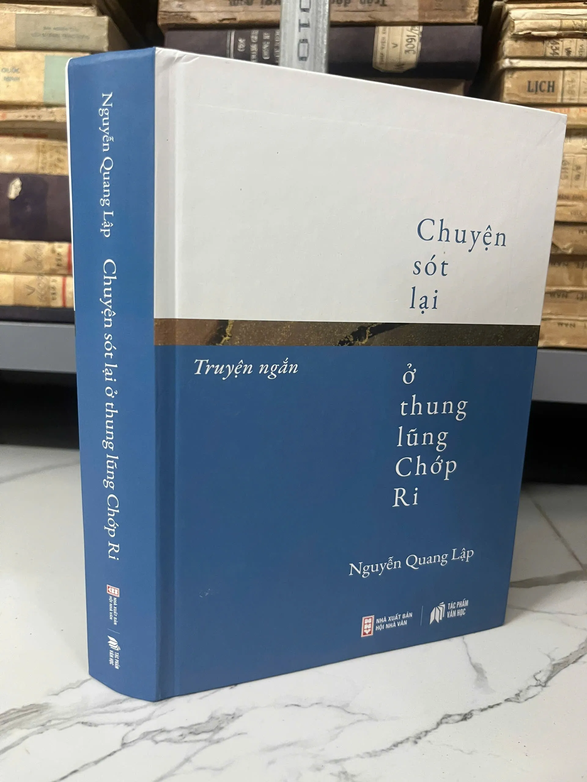 Chuyện sót lại ở thung lũng Chớp Ri - Nguyễn Quang Lập - Truyện ngắn