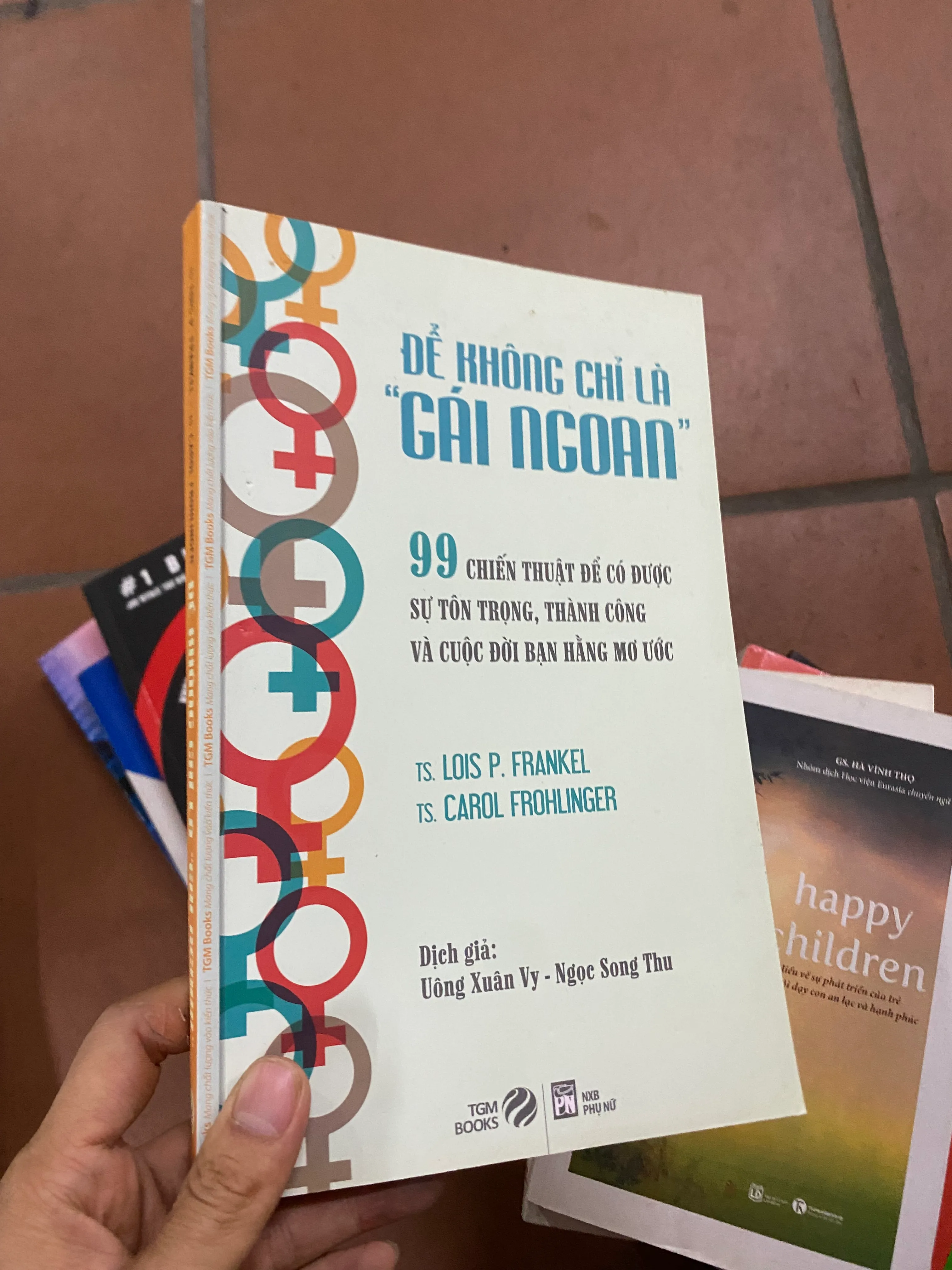 Sách để không chỉ là gái ngoan