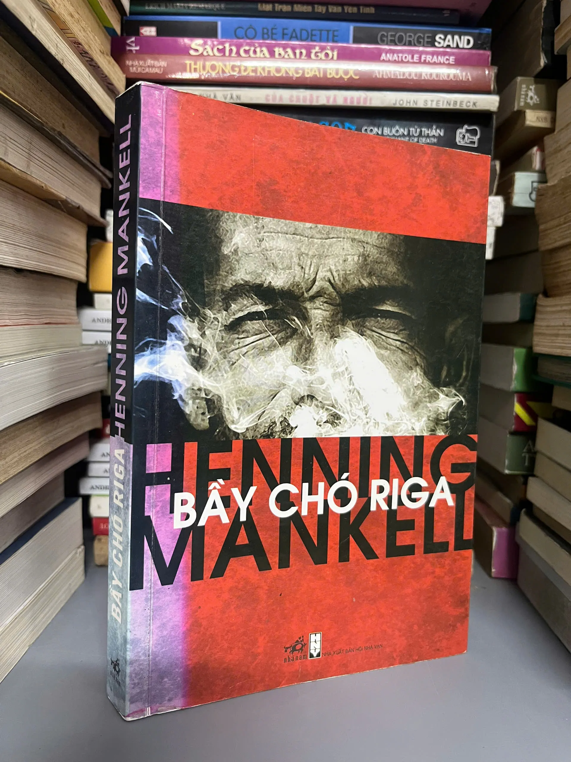 Bẫy Chó Riga (The Dogs of Riga) - Henning Mankell - tiểu thuyết trinh thám Bắc Âu rất hay