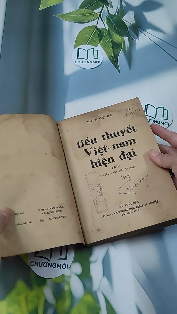 [MIỄN PHÍ BỌC SÁCH] [XƯA] Tiểu Thuyết Việt Nam Hiện Đại 2 (1978) - Phan Cự Đệ 776017
