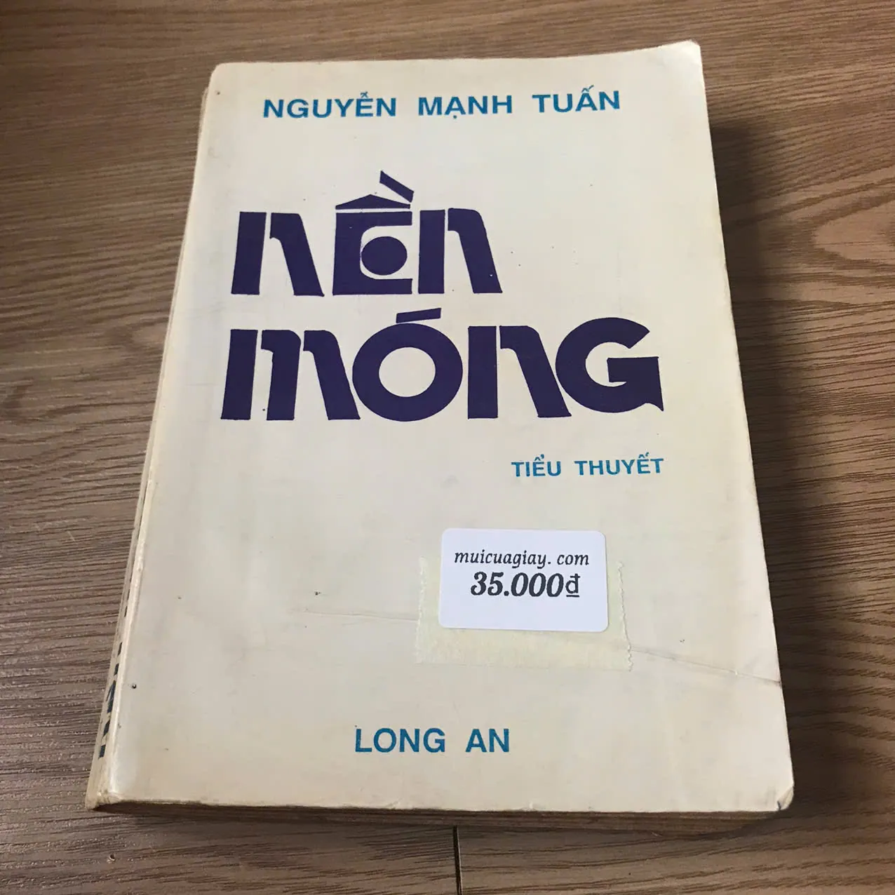 Nền móng - Nguyễn Mạnh Tuấn