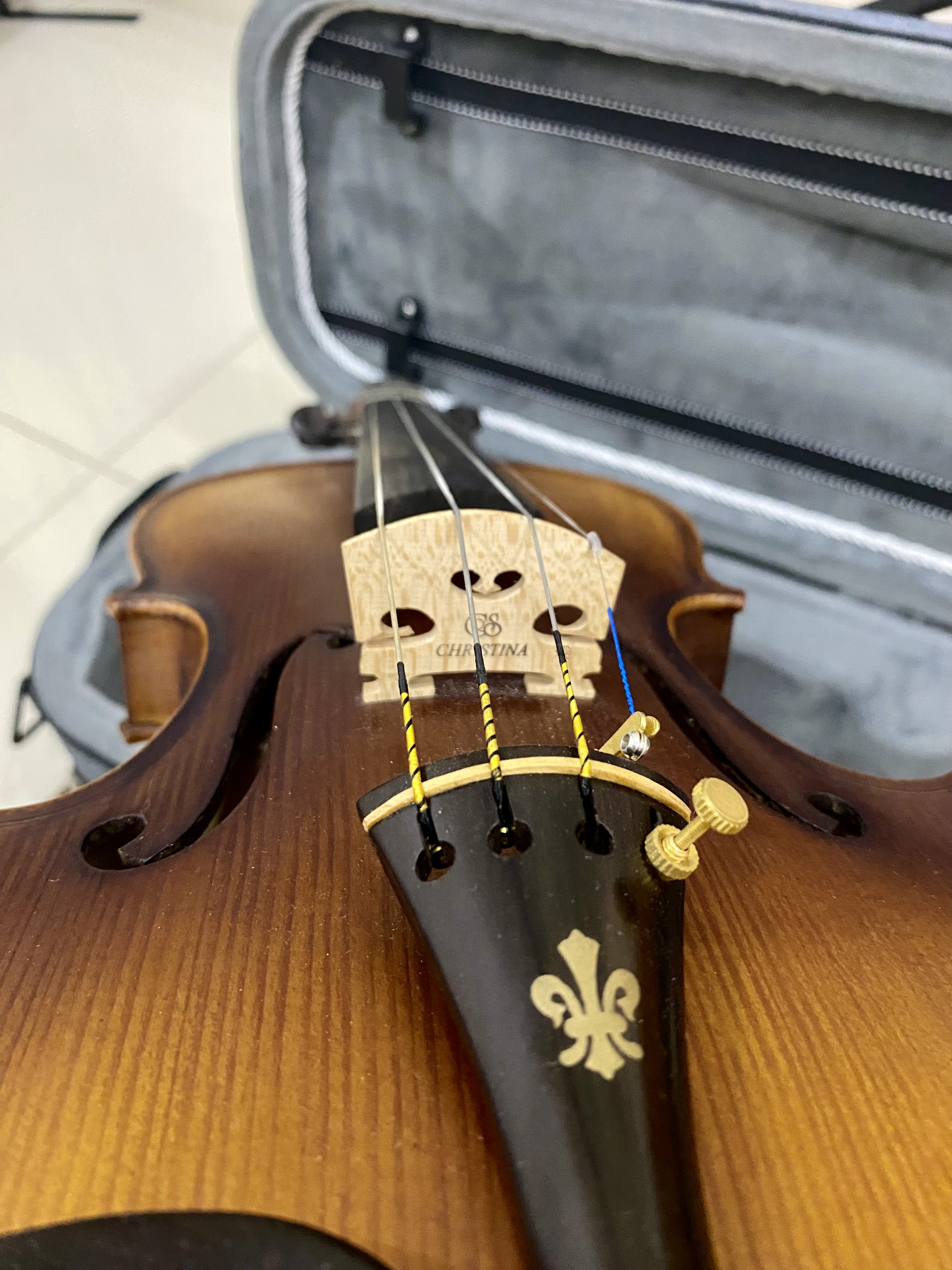 Violin Christina V05 4/4 như mới 523188