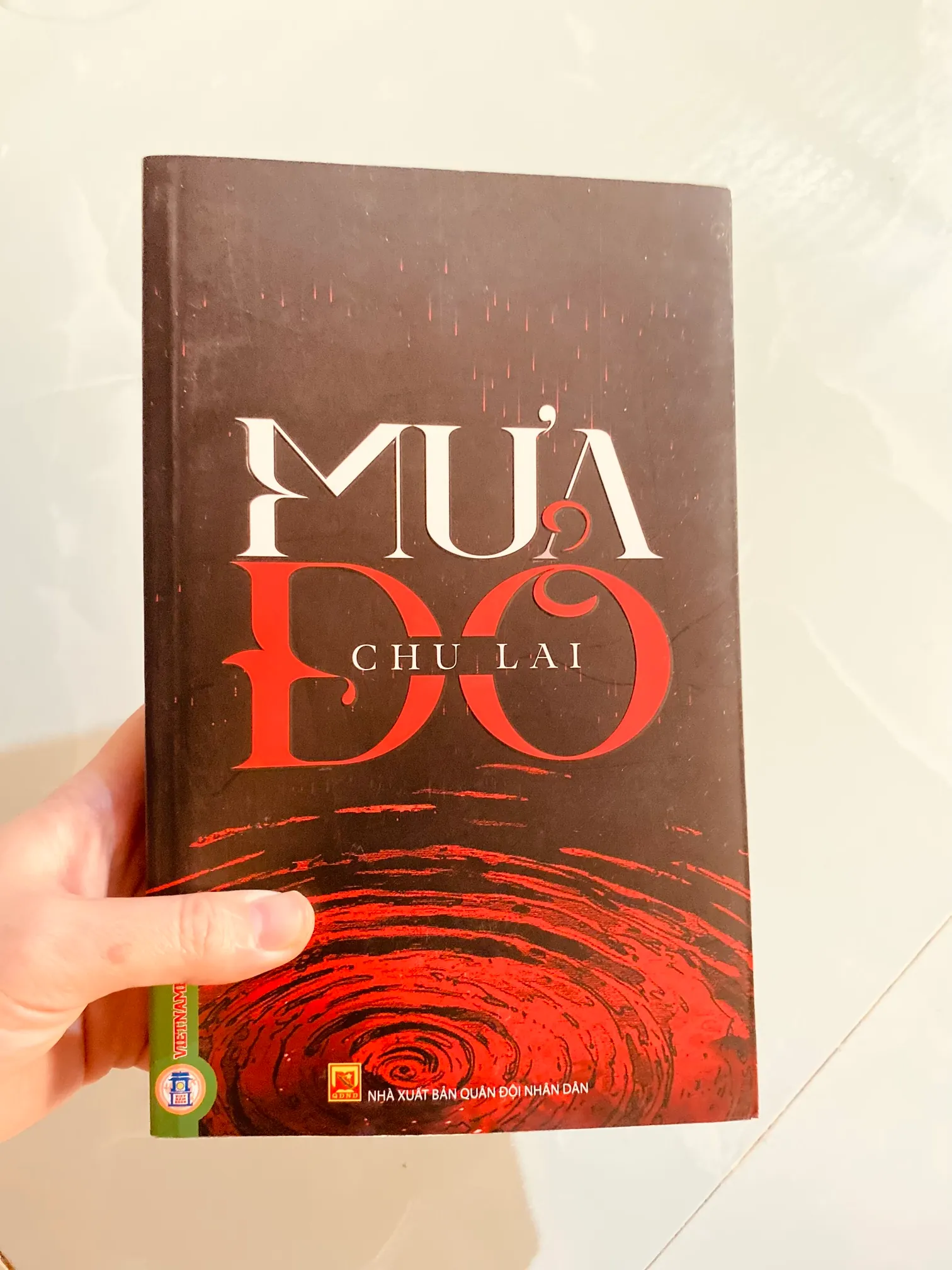 Mưa đỏ. Tác giả: Nhà văn Chu Lai.