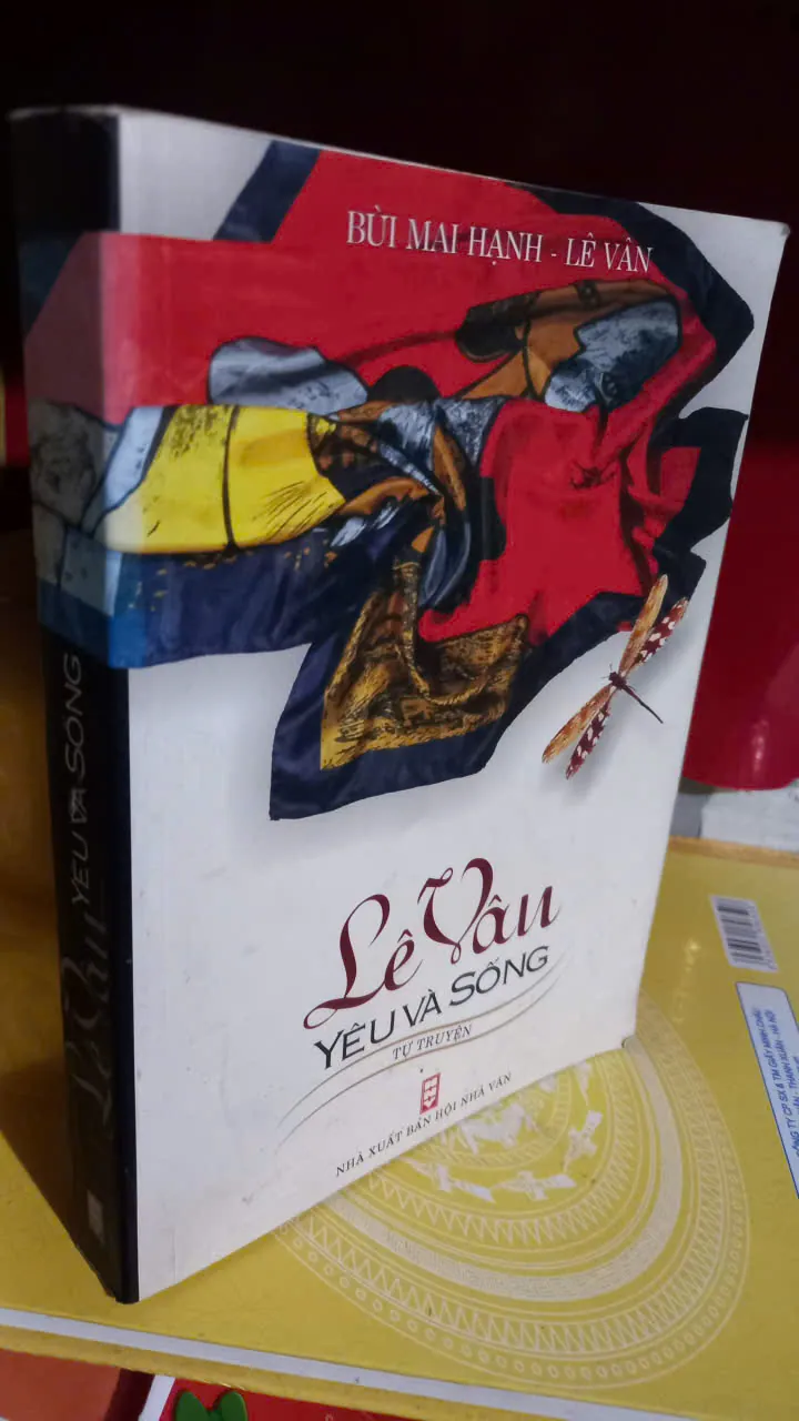 lê vân - yêu và sống