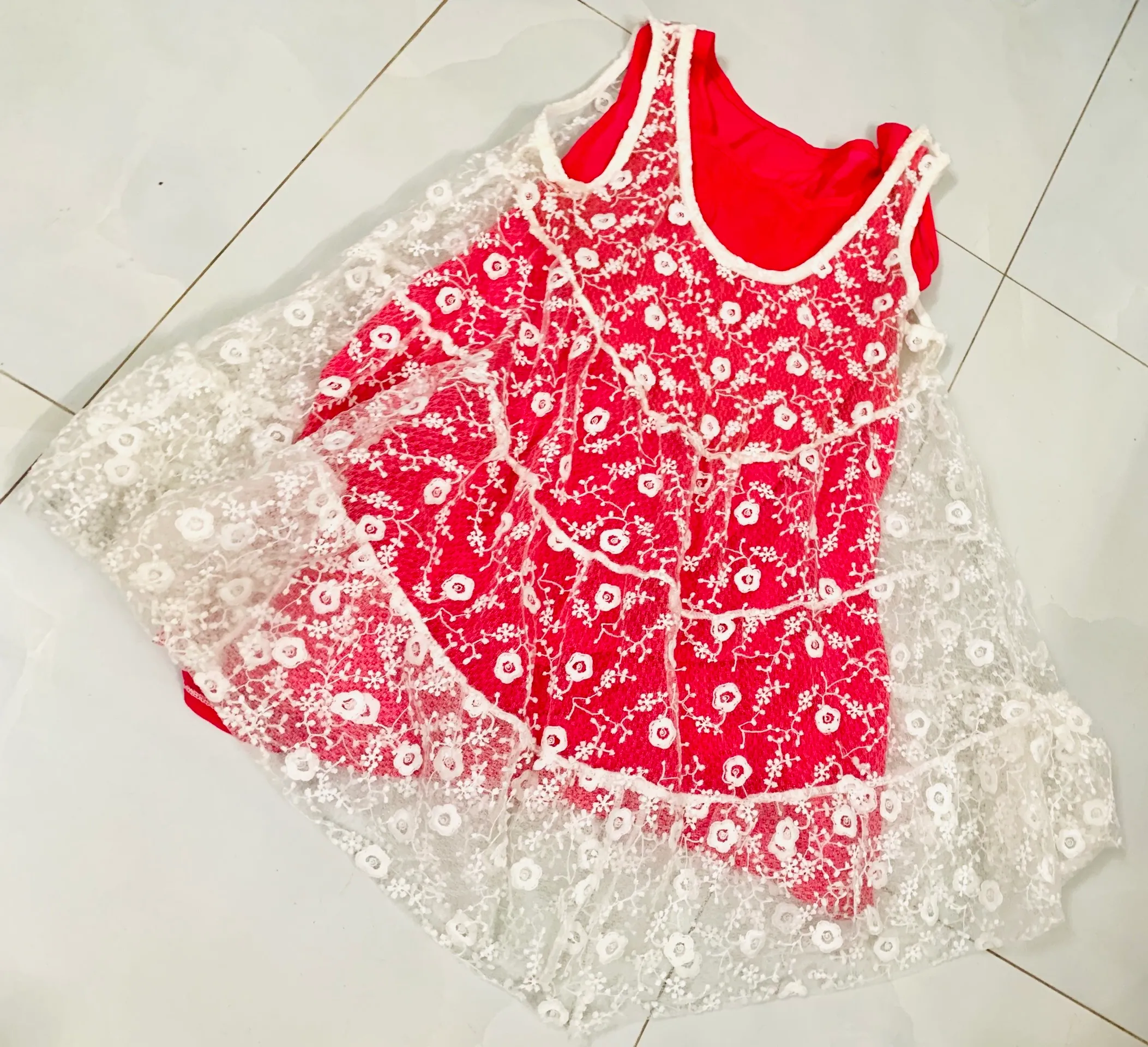 Váy nữ phối ren họa tiết hoa đỏ đen size S