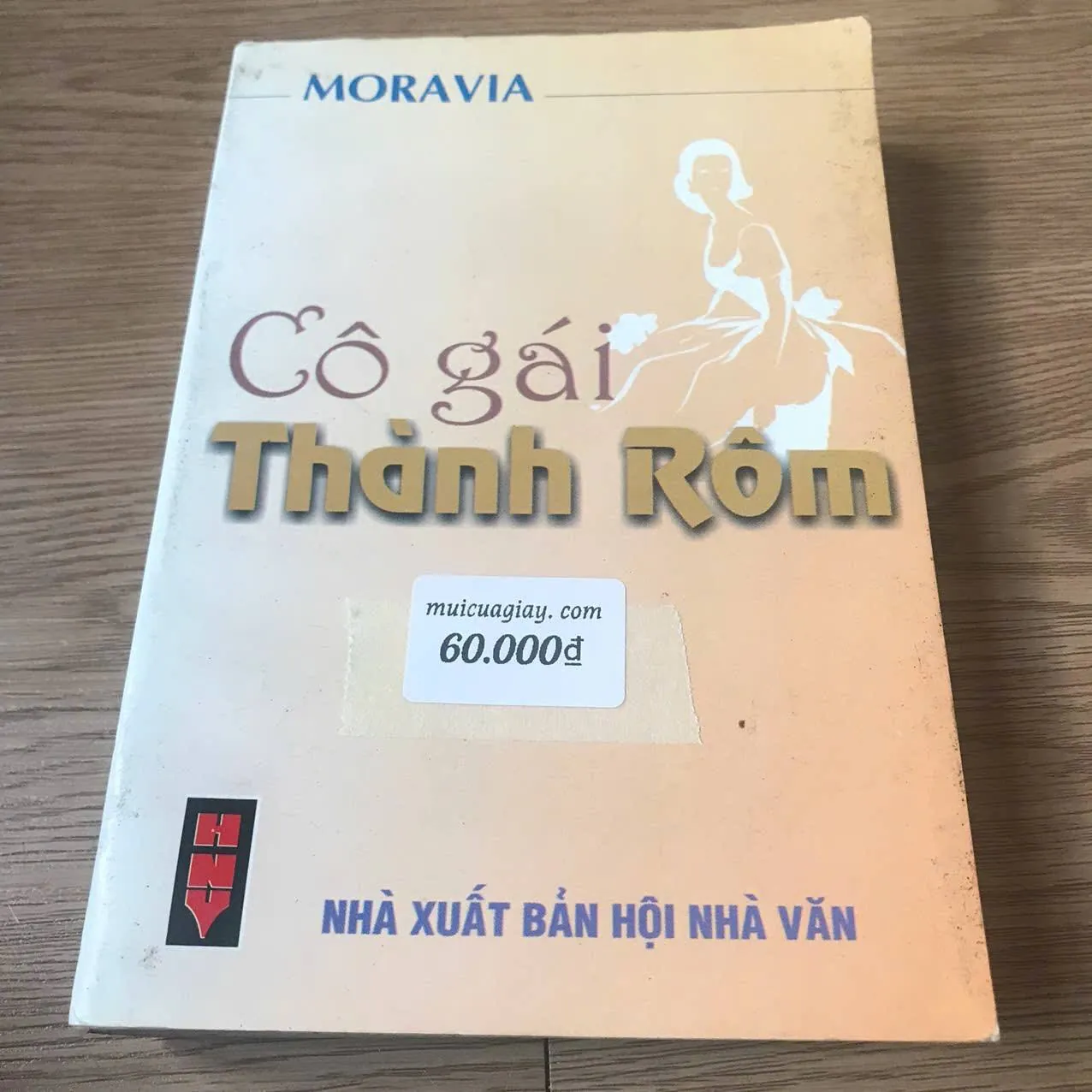 Những cô gái thành Rôm - Moravia