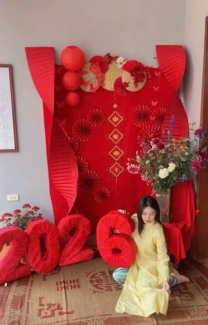 Áo dài tơ tằm size S, mới mặc 1 lần chụp ảnh