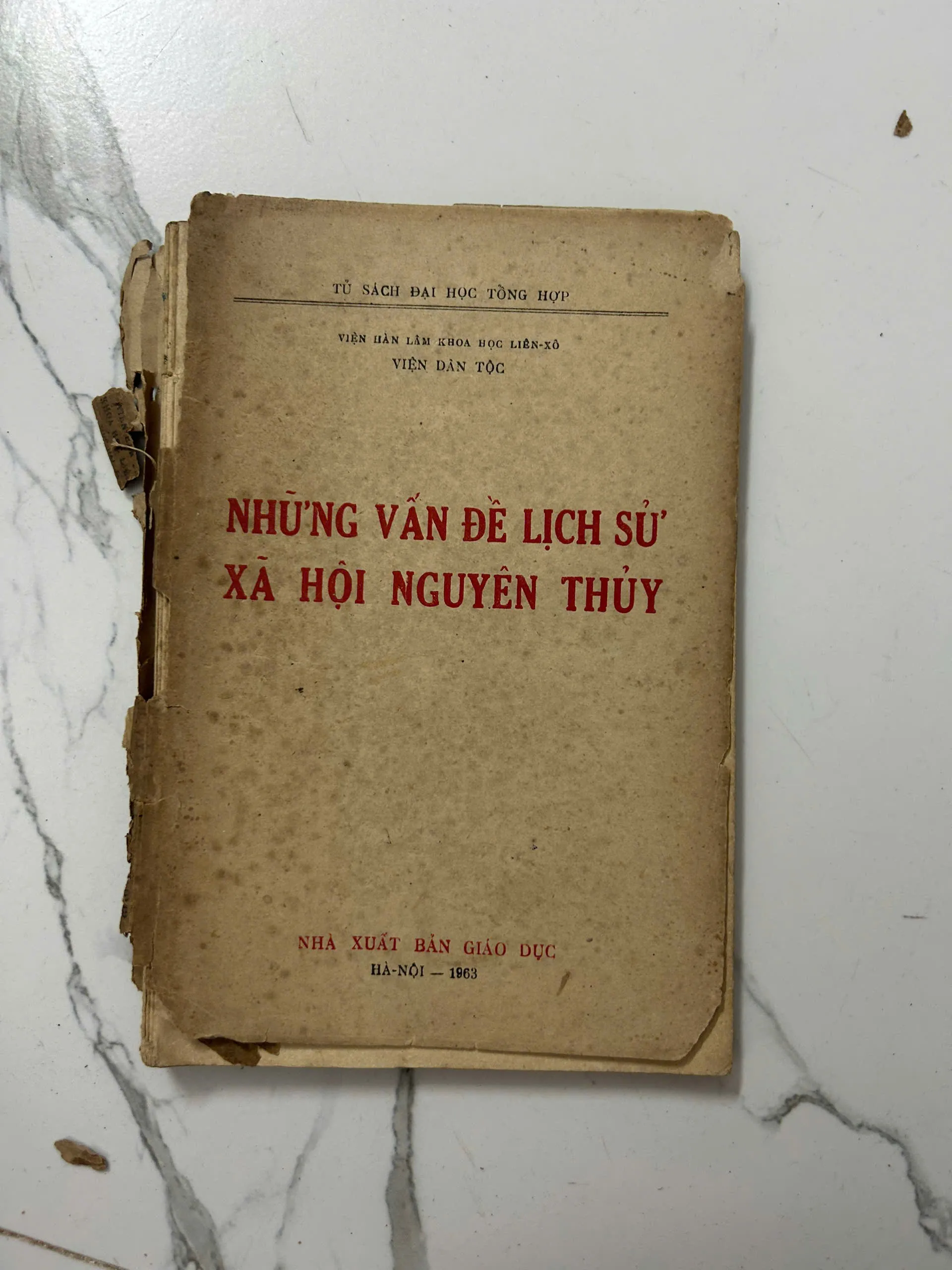 Những vấn đề lịch sử xã hội nguyên thủy – Viện Dân tộc (Viện Hàn lâm Khoa học Liên Xô)
