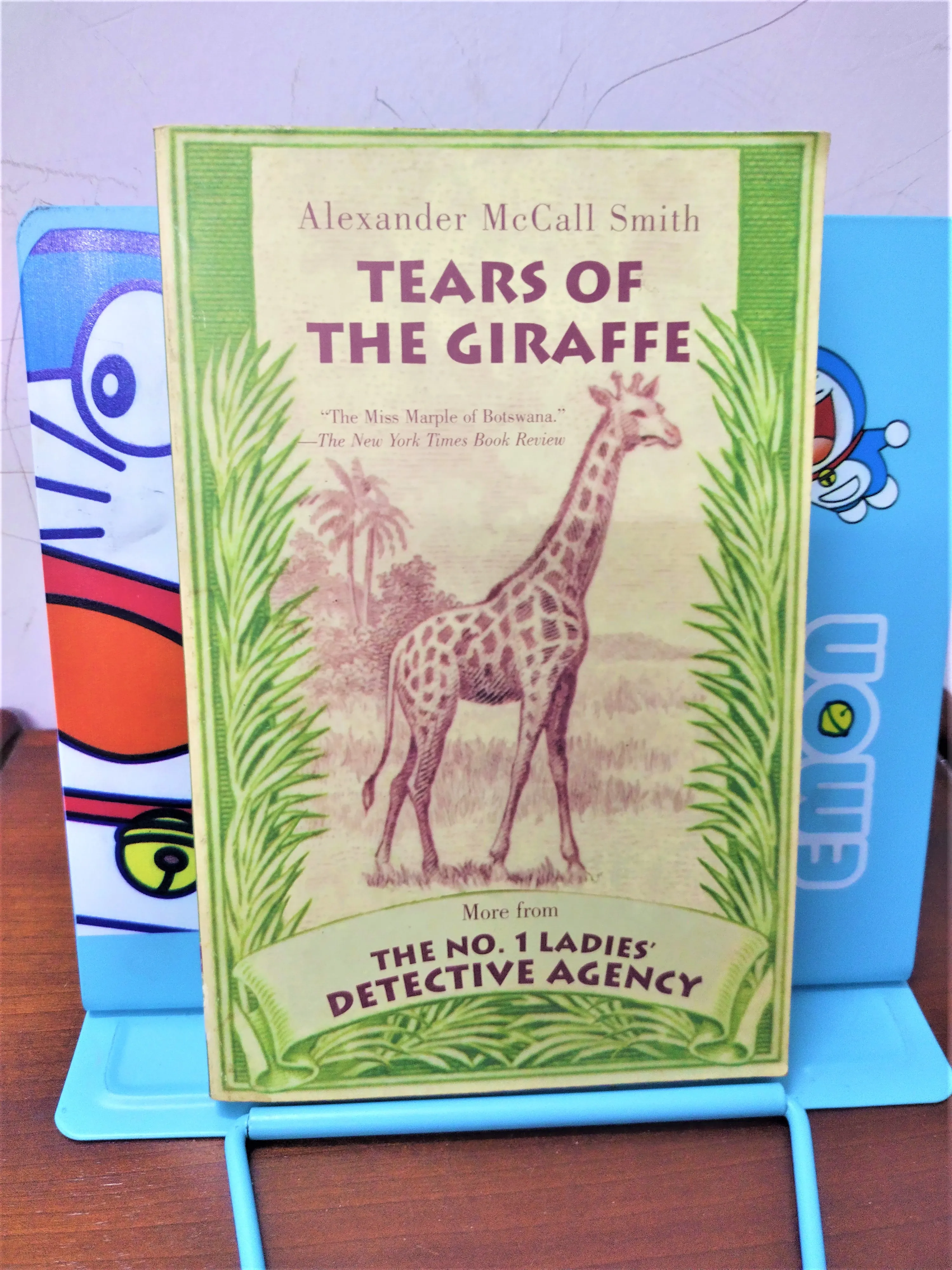 Sách ngoại văn: The tears of the Giraffe - TG: Alexander McCall Smith