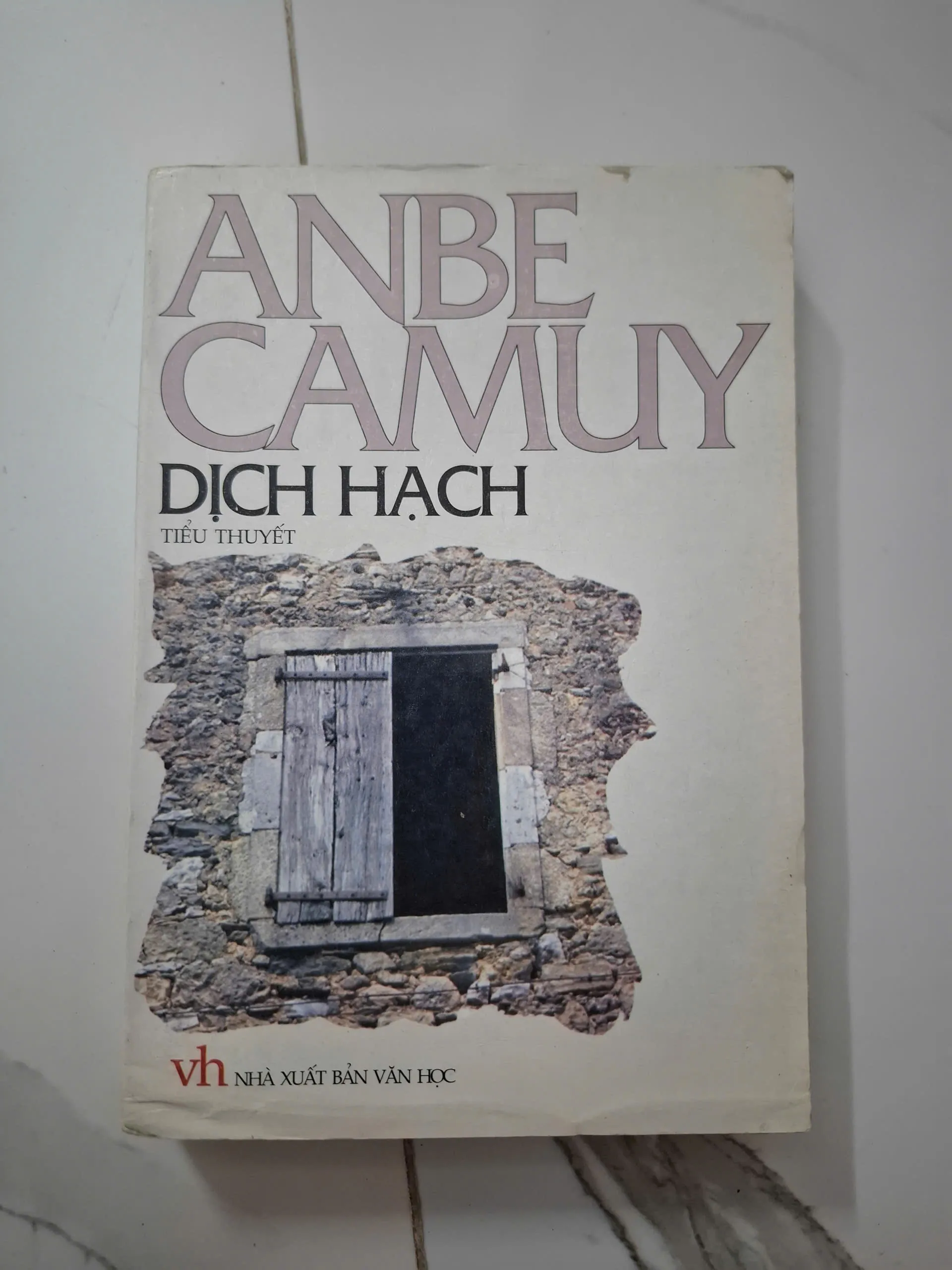Dịch hạch - Albert Camus - Tiểu thuyết