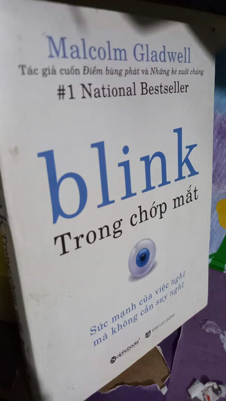 blink trong chớp mắt
