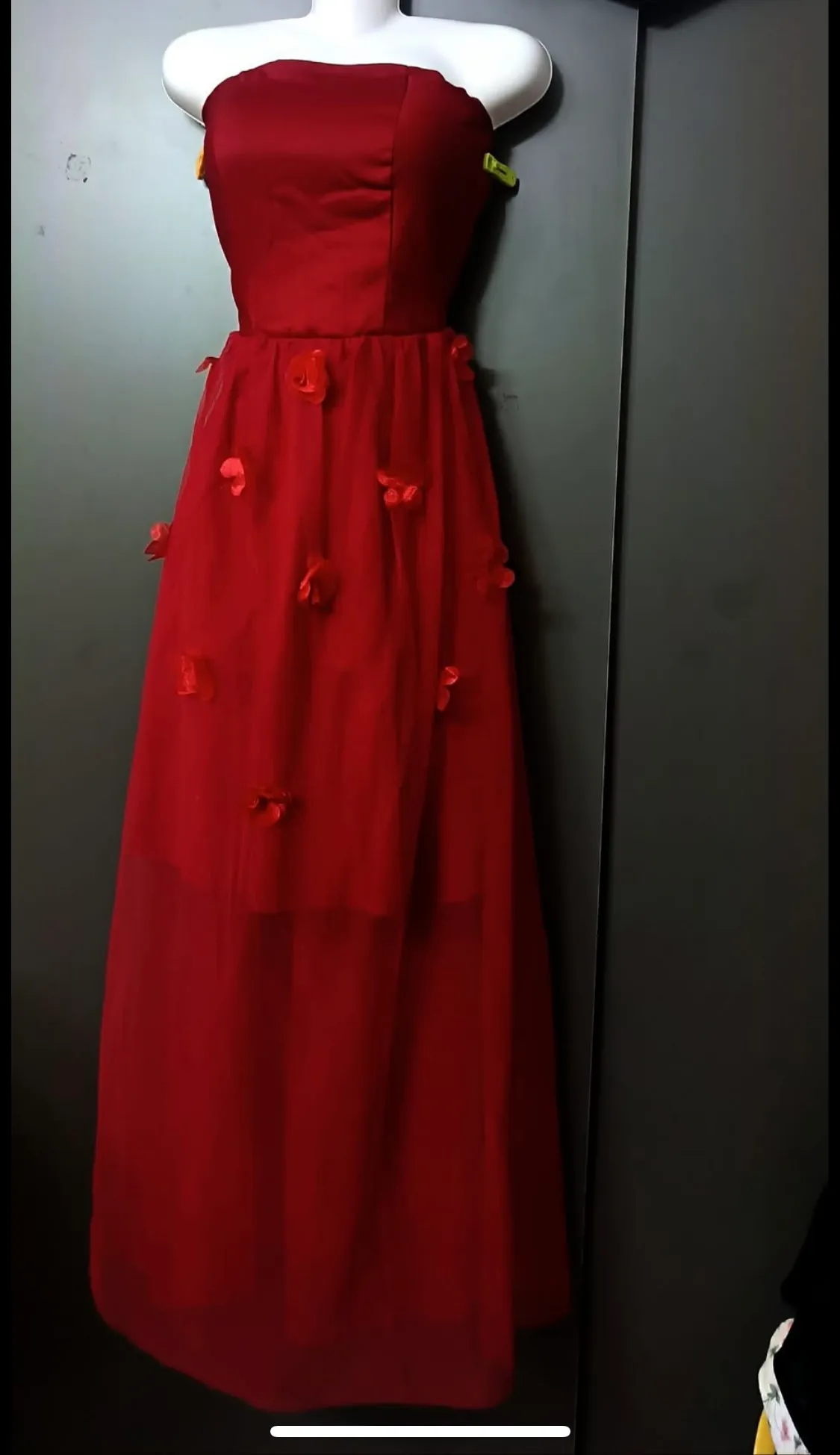 Đầm tiệc cúp ngực