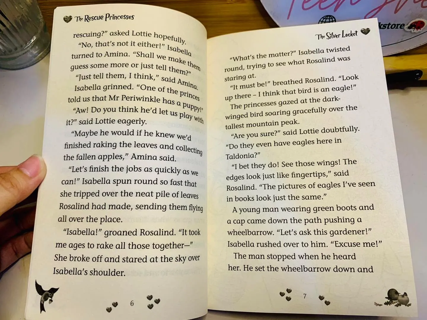 [Sách tiếng Anh 2hand] Like new 90% - 🦋 The Rescue Princesses: The Silver Locket 673831