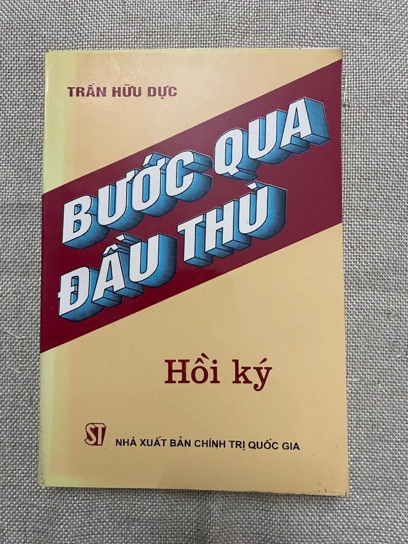 Bước qua đầu thù-Trần Hữu Dực