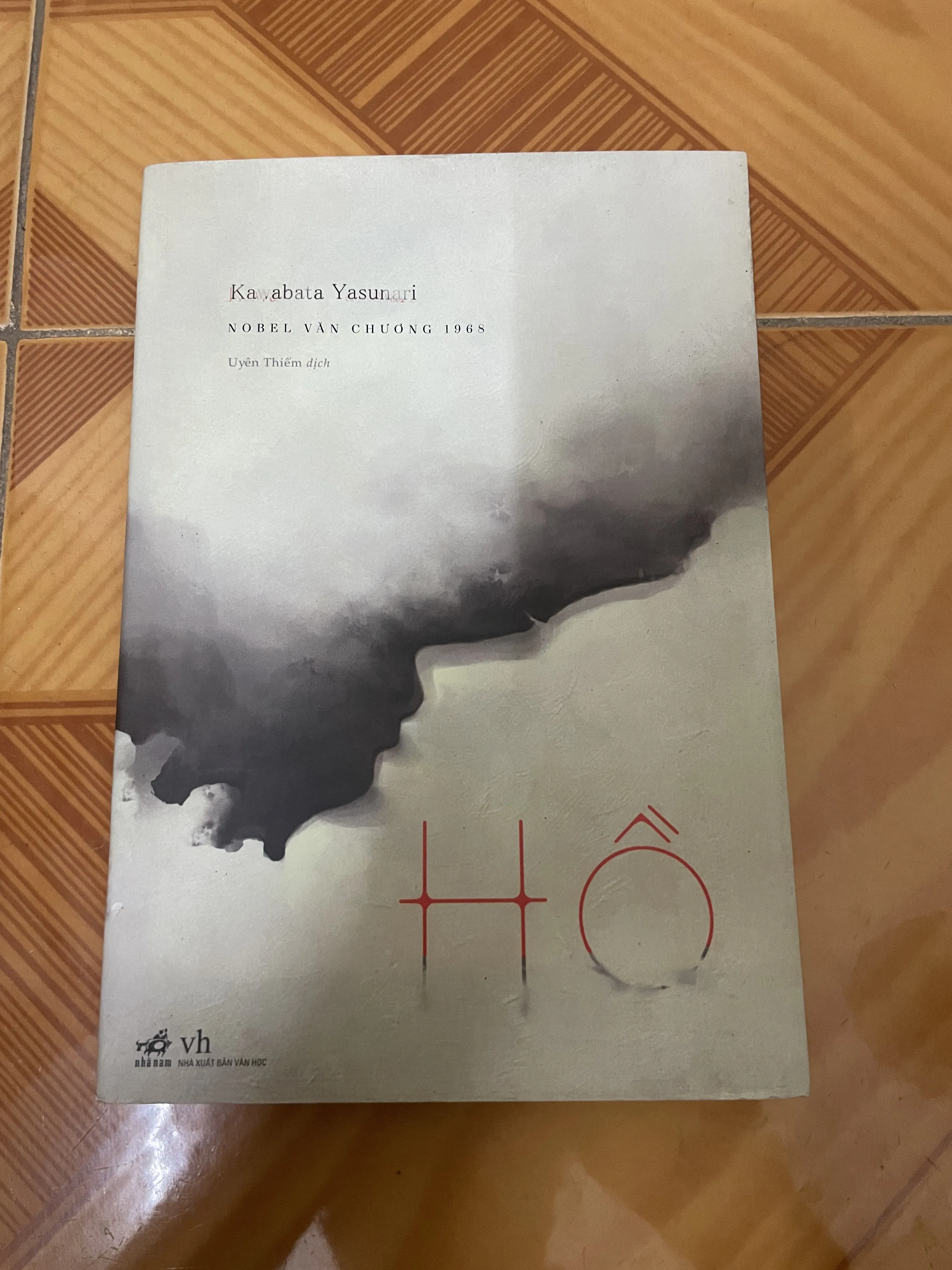 Hồ - Yasunari Kawabata