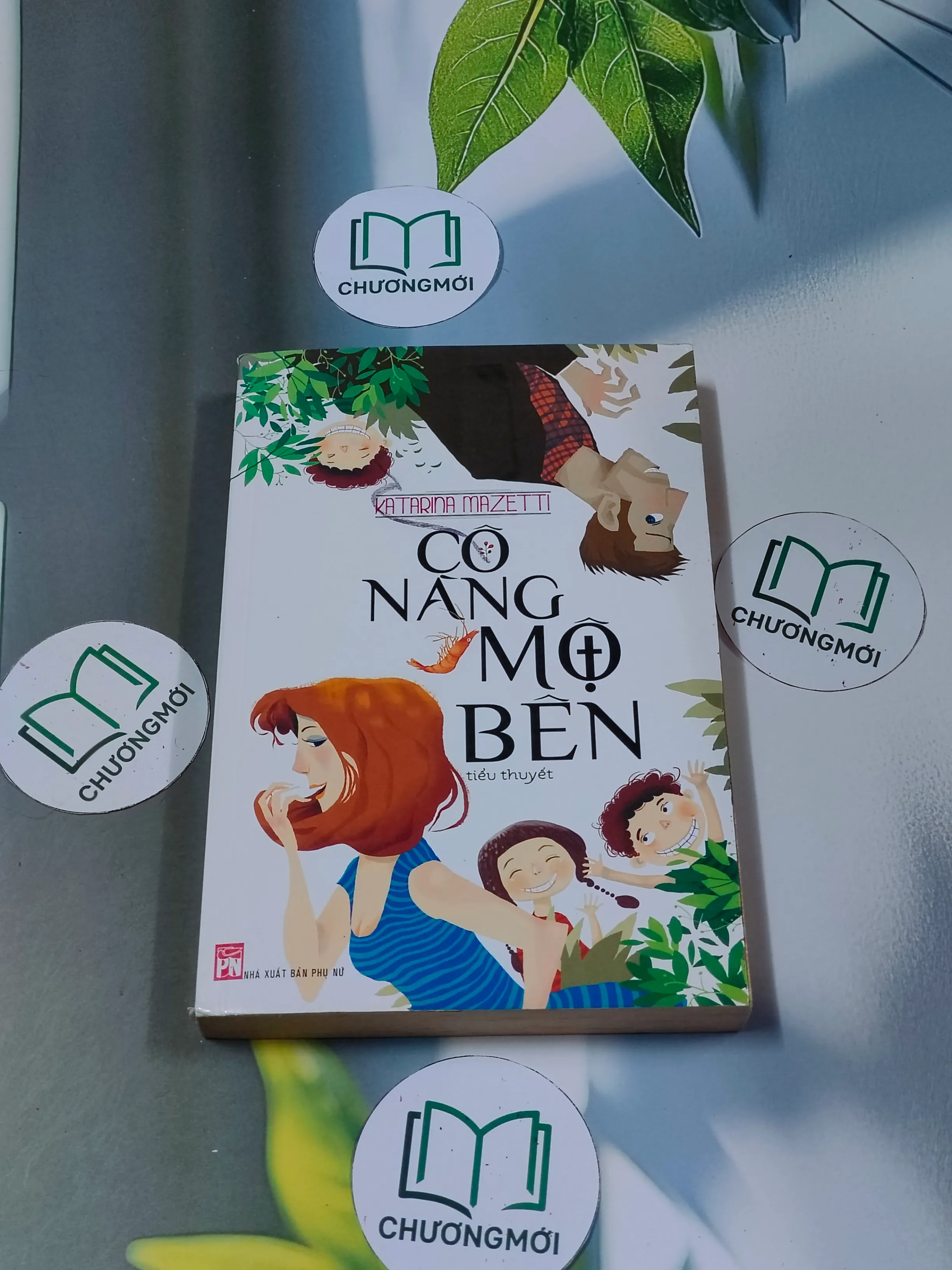 Cô nàng mộ bên - Katarina Mazetti