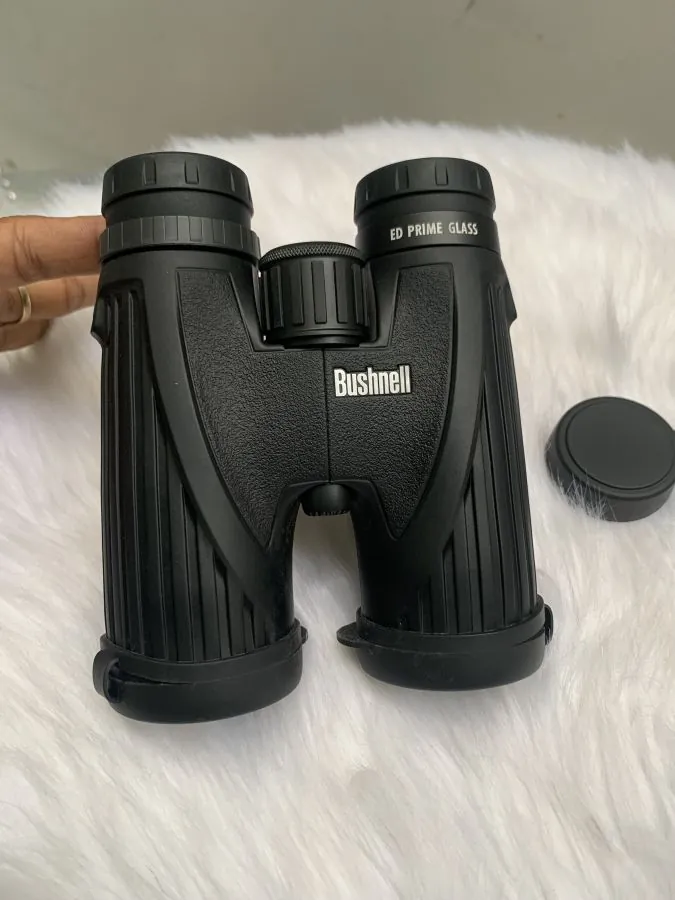 Ống nhòm Bushnell
