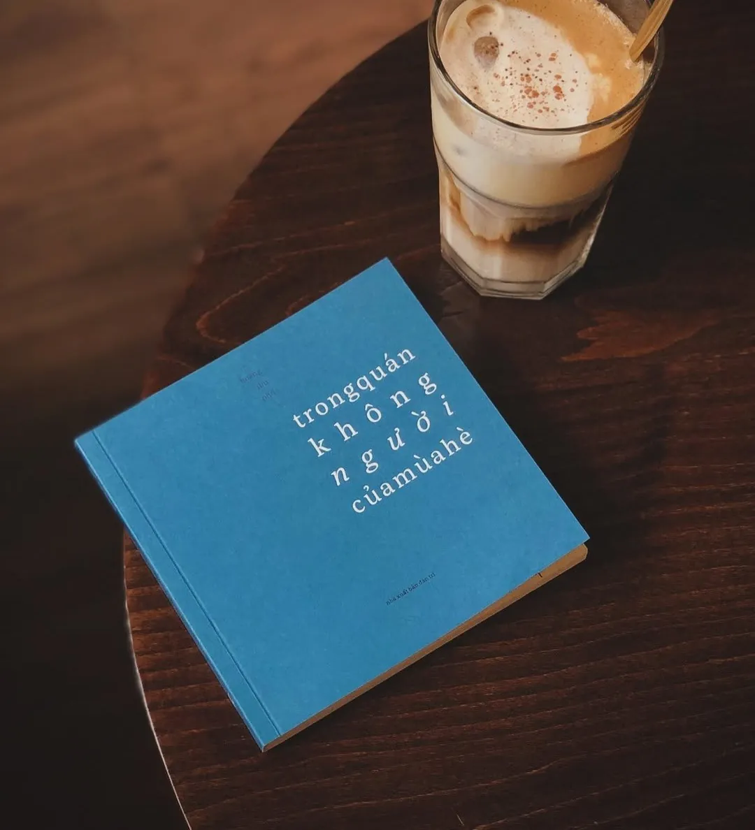 Tập thơ - Trong quán không người của mùa hè