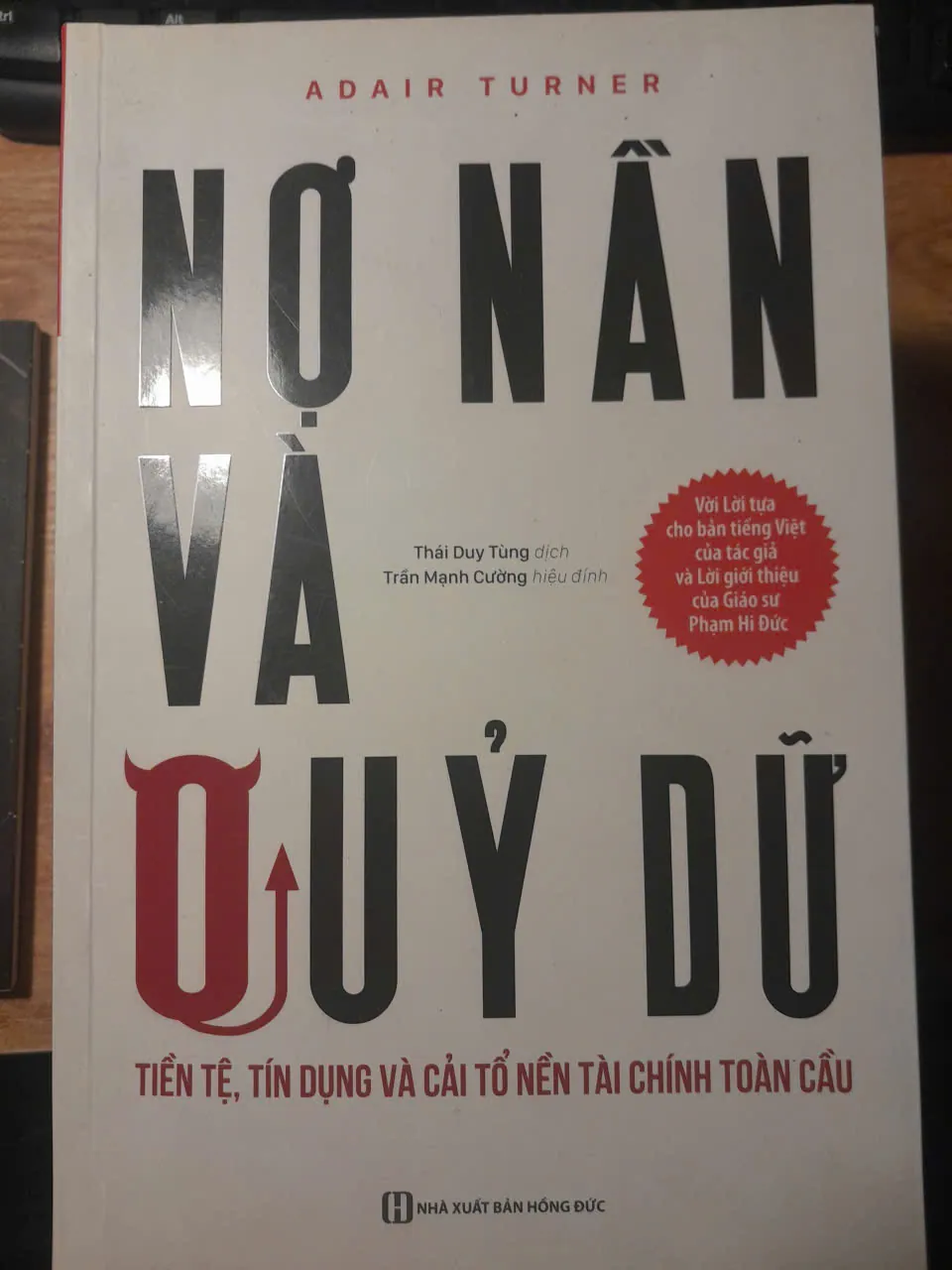 NỢ NẦN VÀ QUỶ DỮ