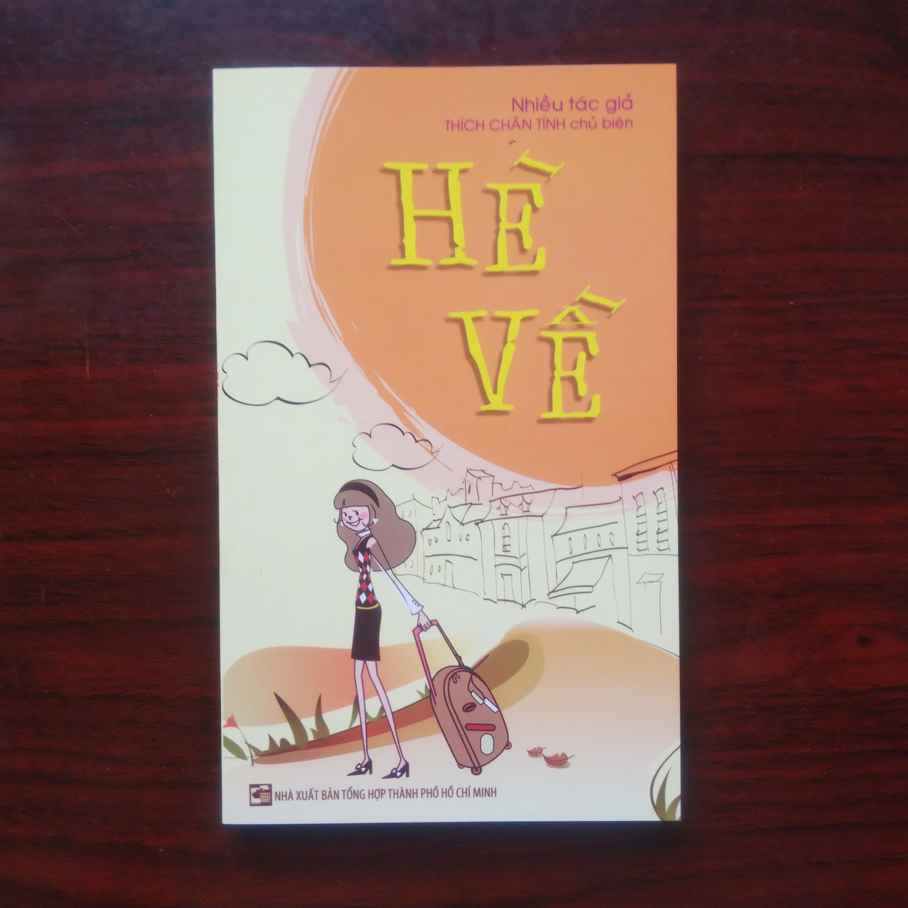 [Sách Phật Giáo] Hè Về - Cảm Xúc Khóa Tu Mùa Hè - Giấy Màu (Thích Chân Tính)