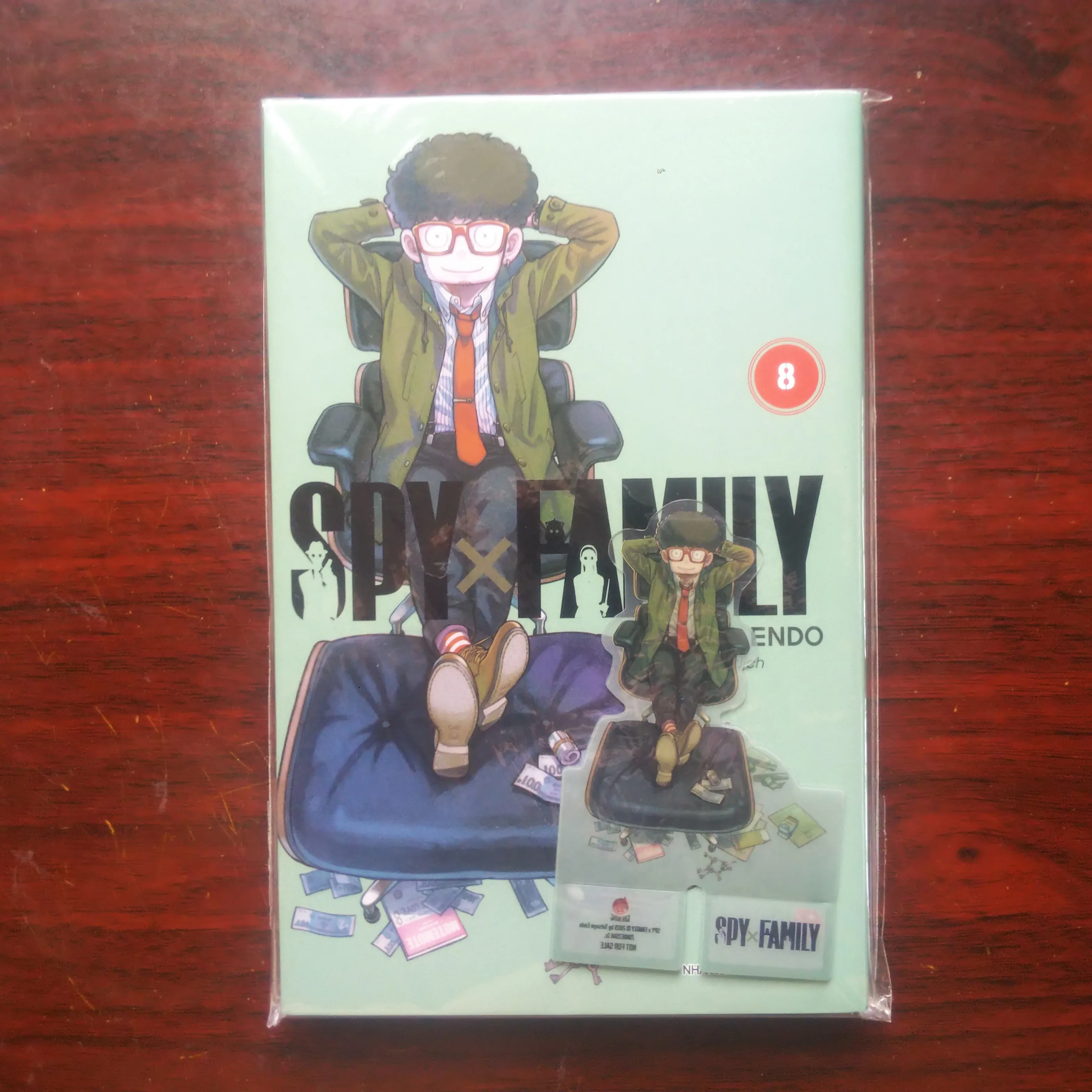 Spy X Family (Tatsuya Endo) Tập 8 - Bản In Đầu Tặng Kèm Standee PVC
