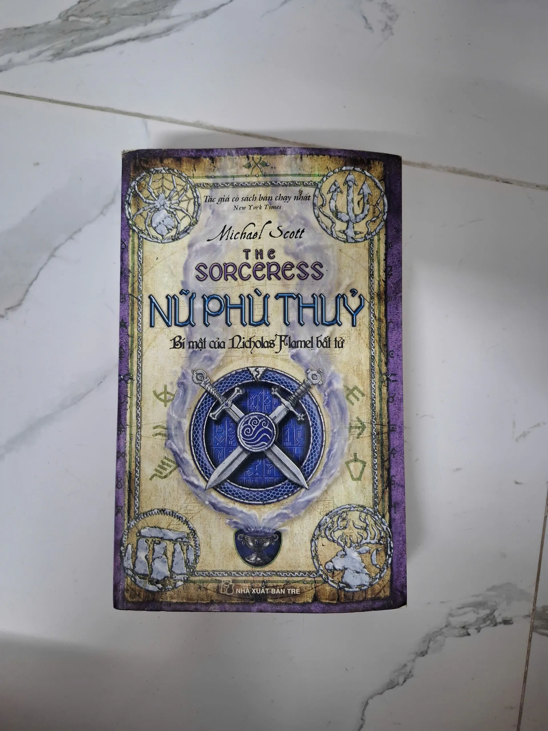 Nữ phù thủy (Bí mật của Nicholas Flamel bất tử) - Michael Scott