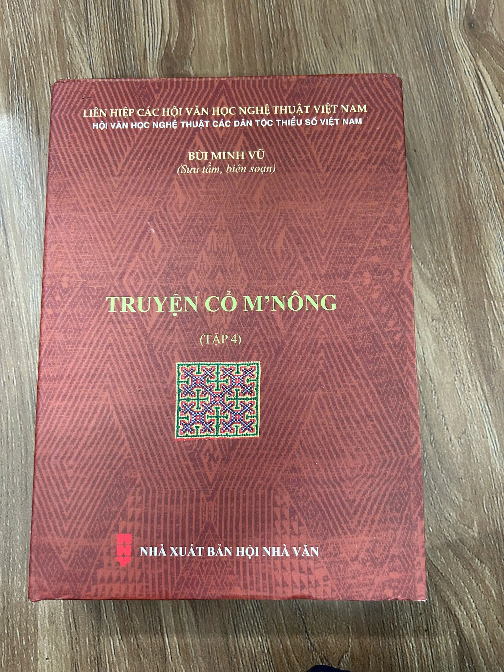 Truyện Cổ M’Nông (Tập 4) – Bùi Minh Vũ (Sưu tầm, biên soạn)