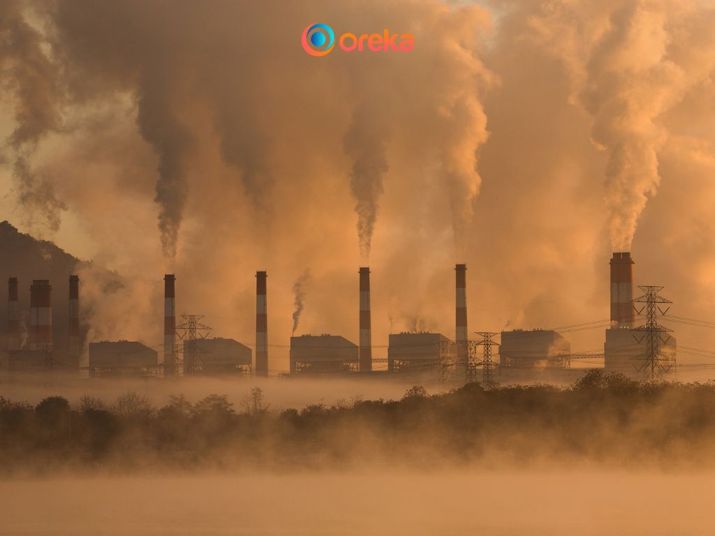 ô nhiễm môi trường không khí, hình ảnh các cột khói thải tại các nhà máy sản xuất. Đây là một trong những tác nhân gây ra tình trạng ô nhiễm không khi nghiêm trọng hiện nay.